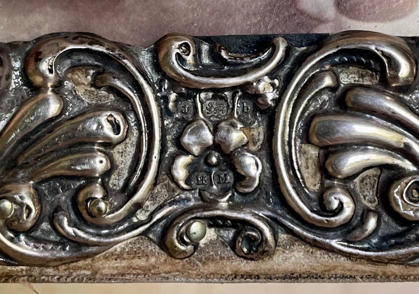 1901 Birmingham Mint Sterling Silver Desk Top Picture Frame Embossed Design - 5