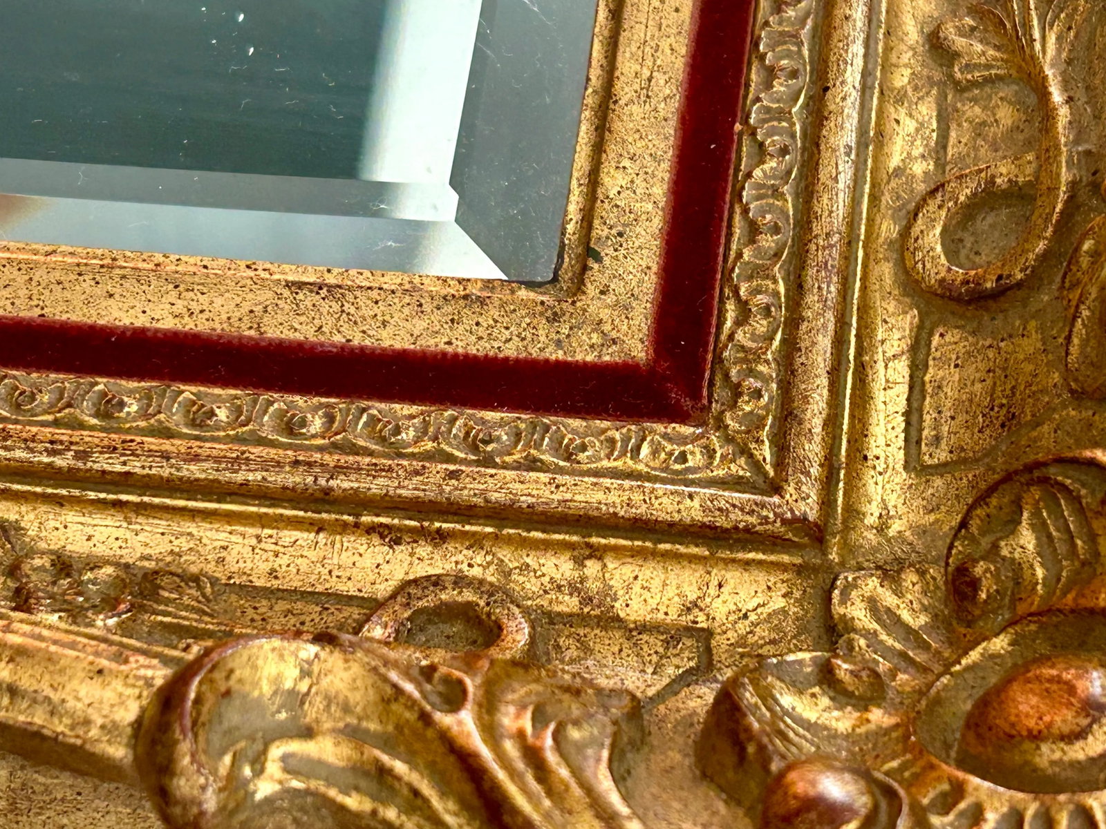 Vintage La Barge Wall Mirror in Ornate Giltwood Frame - 8