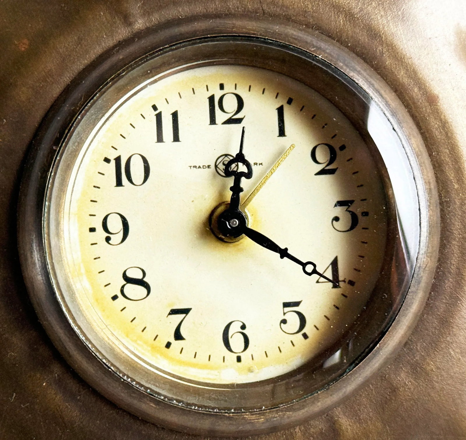 c.1940's Vintage Bronze Figural Umbrella Desk Clock by Seikosha Seiko of Japan - 3