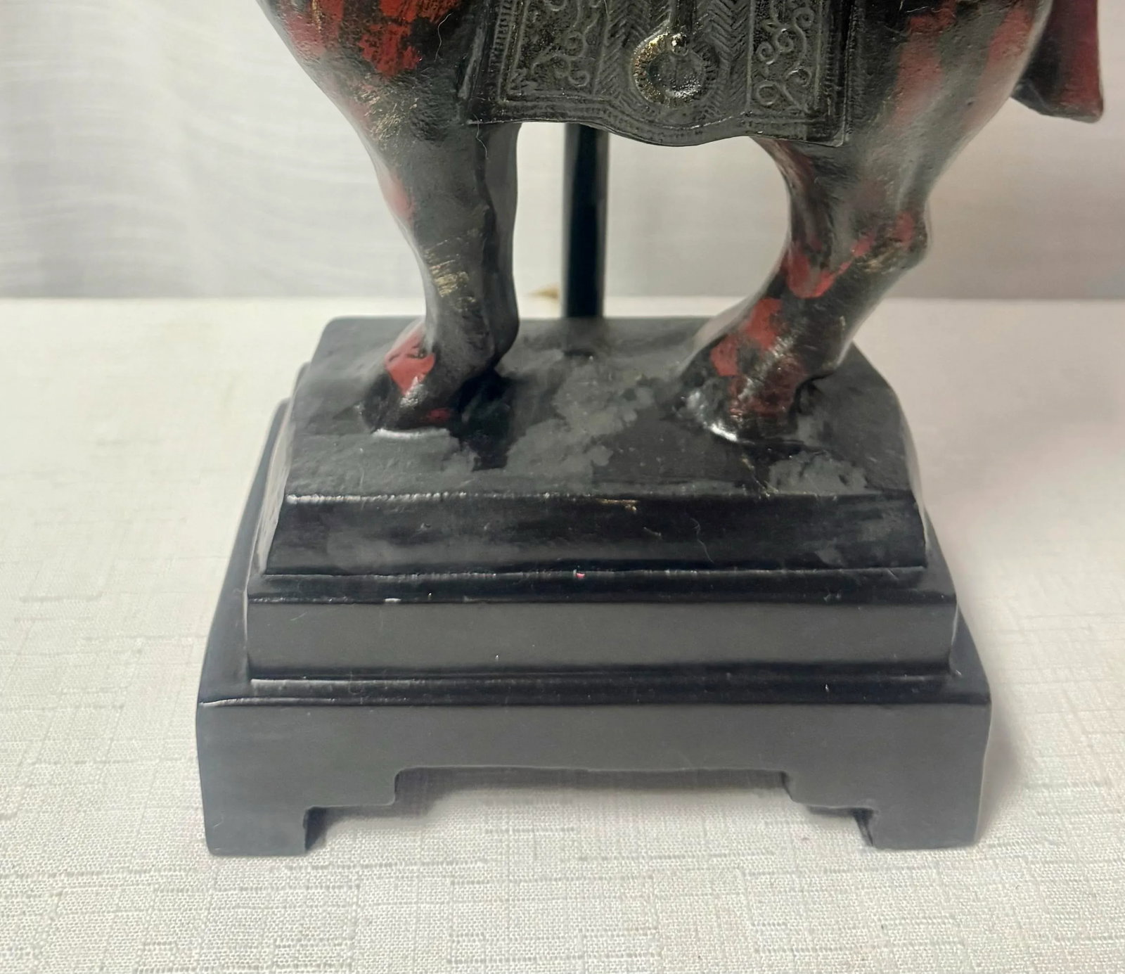 Vintage Mid-Century Modern Tang Horse Table Lamp in Frederick Cooper Style - 9