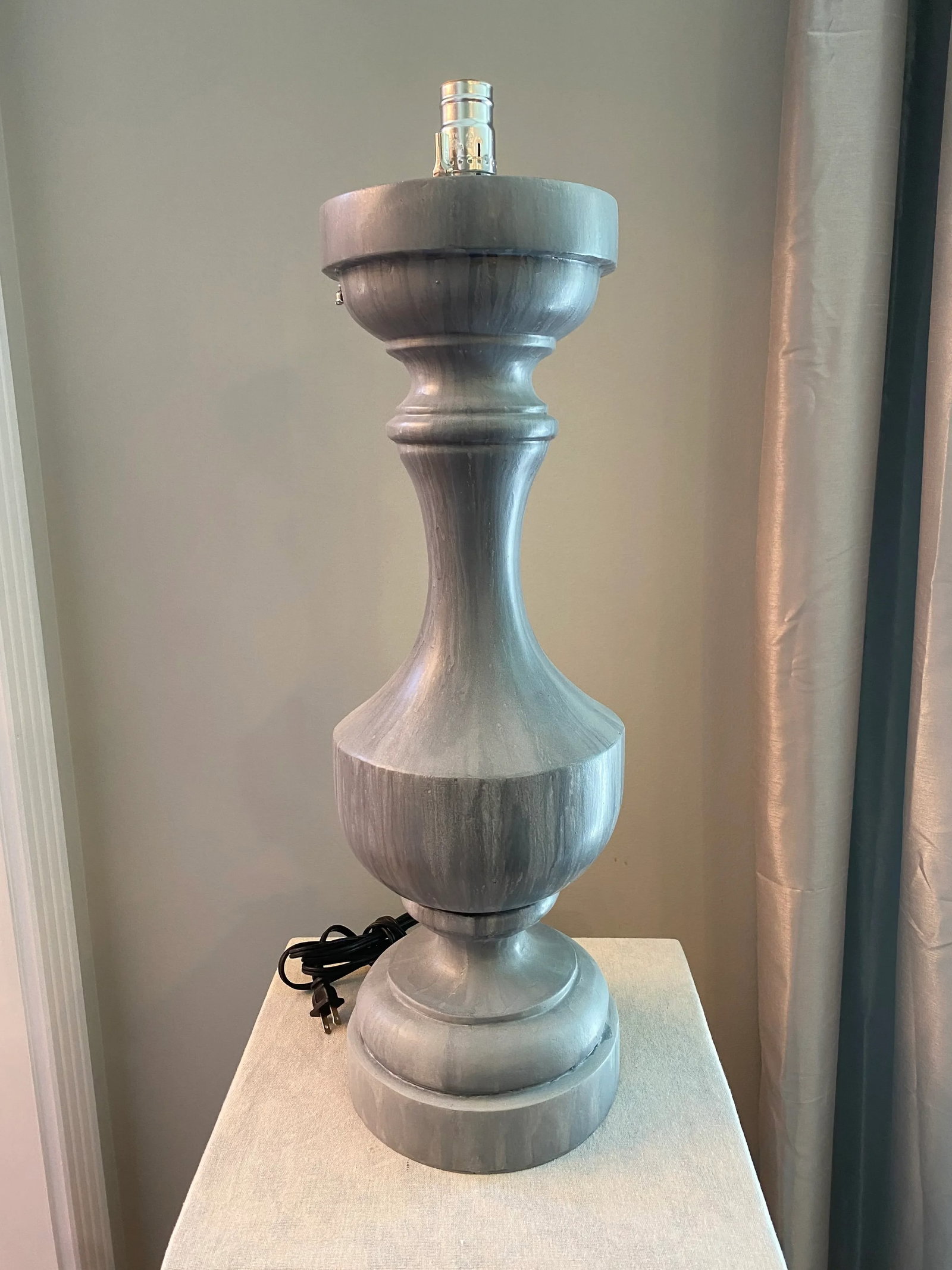 Early 21st Century Restoration Hardware Grey Stone Look Urn Table Lamp - 7