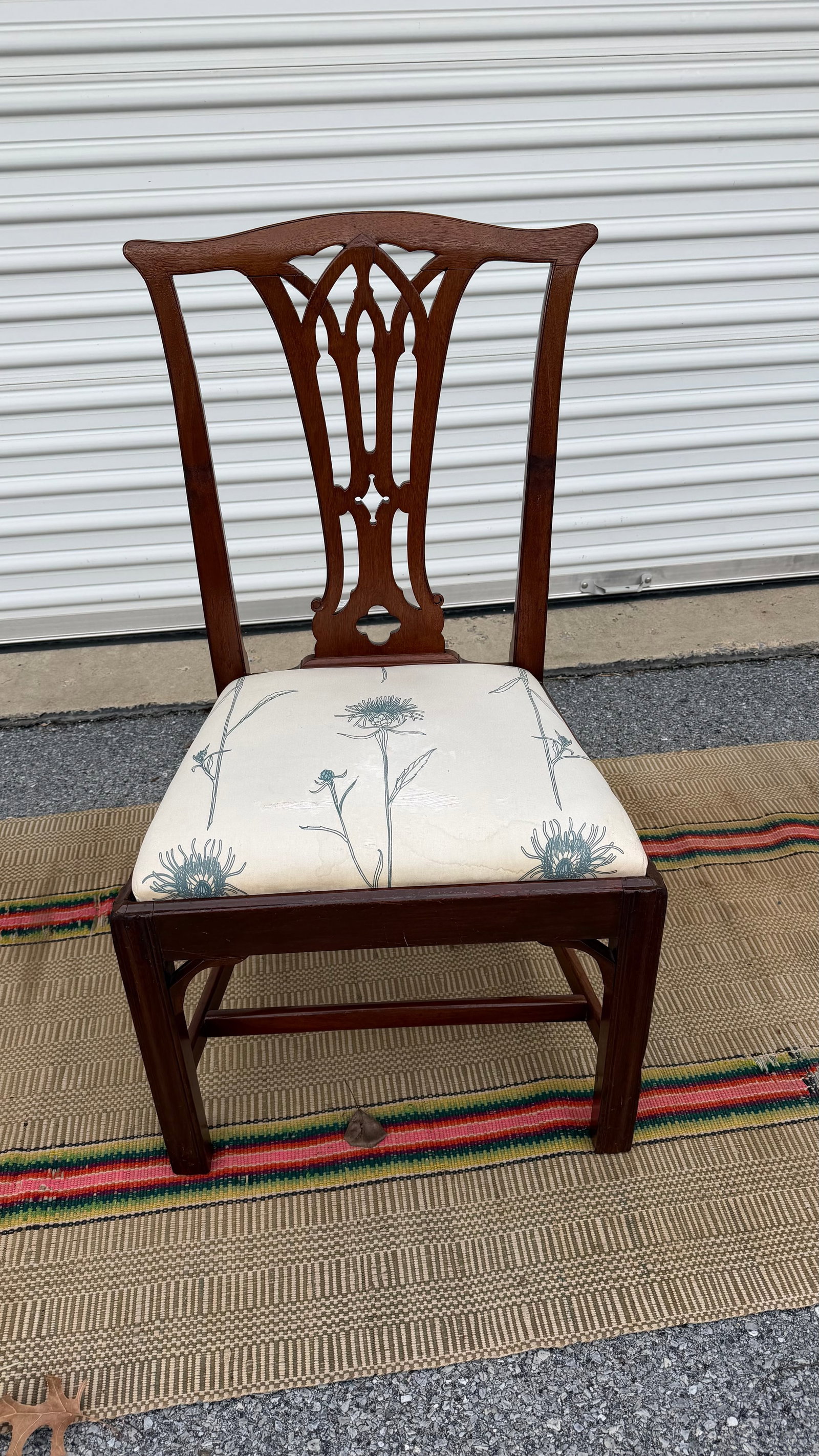 A Antique English Mahogany Gothic Georgian Side Chair, 18th Century - 3