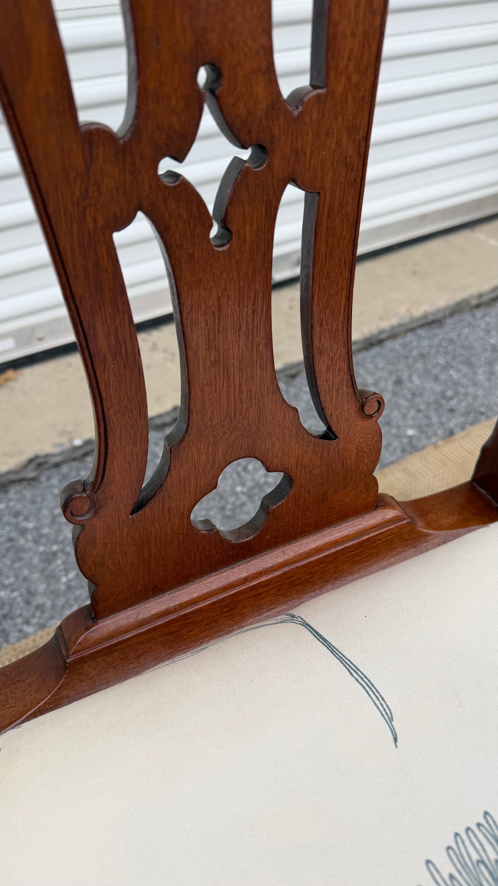 A Antique English Mahogany Gothic Georgian Side Chair, 18th Century - 7