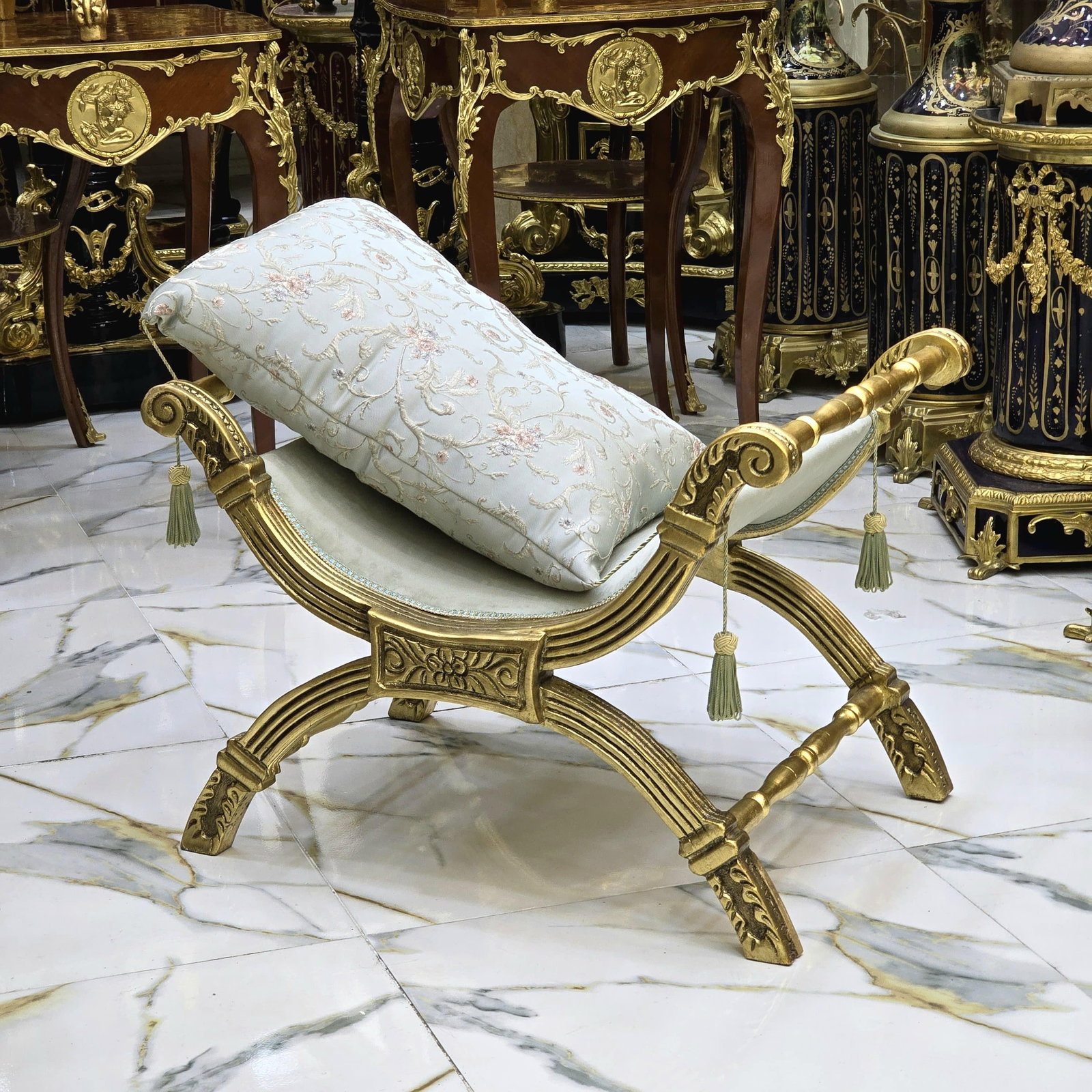 Baroque Style Bench Gold Leaf Details Damask Fabric - 2