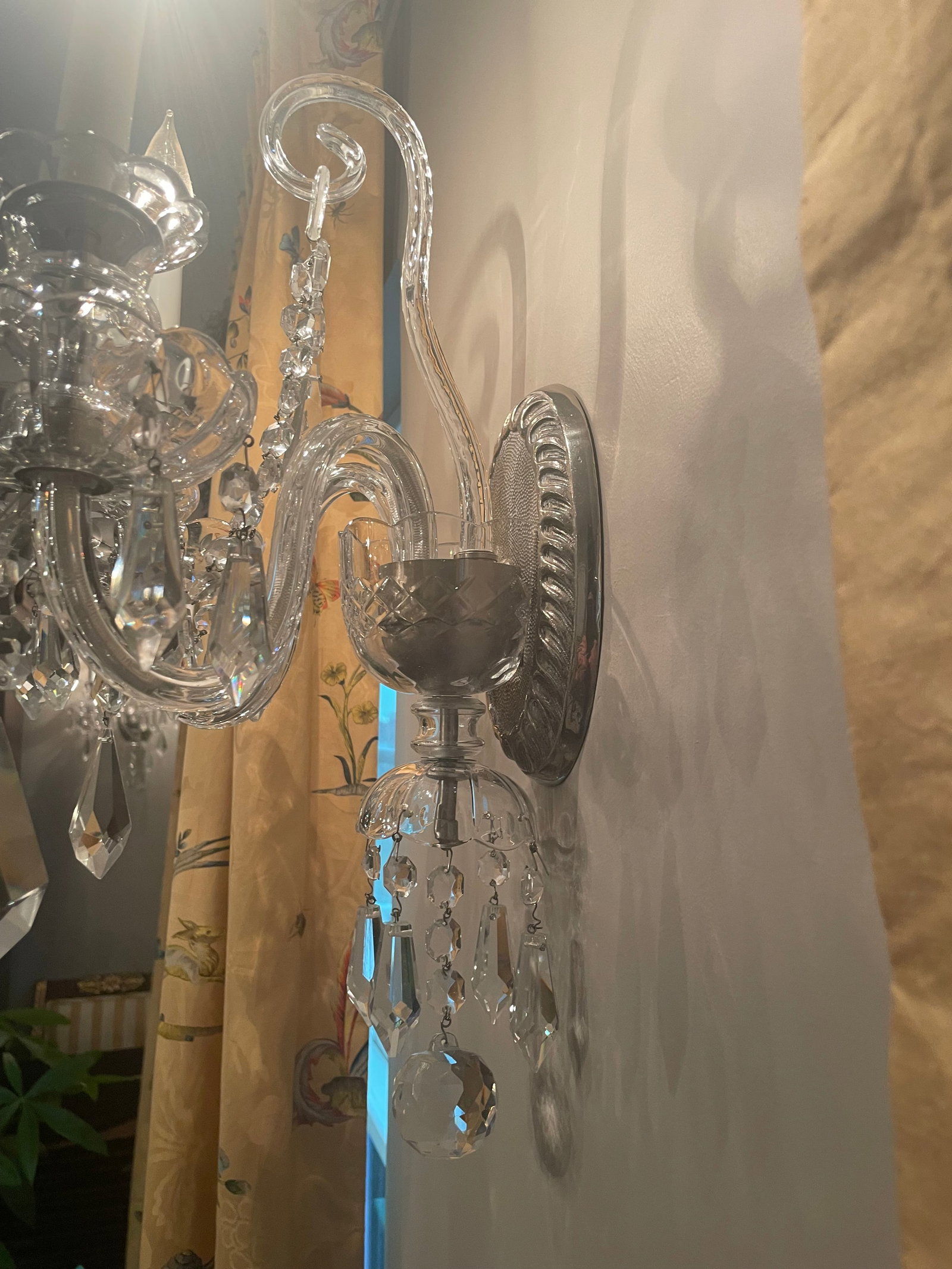 1980s Three Double Light Cut Crystals Sconces - 5