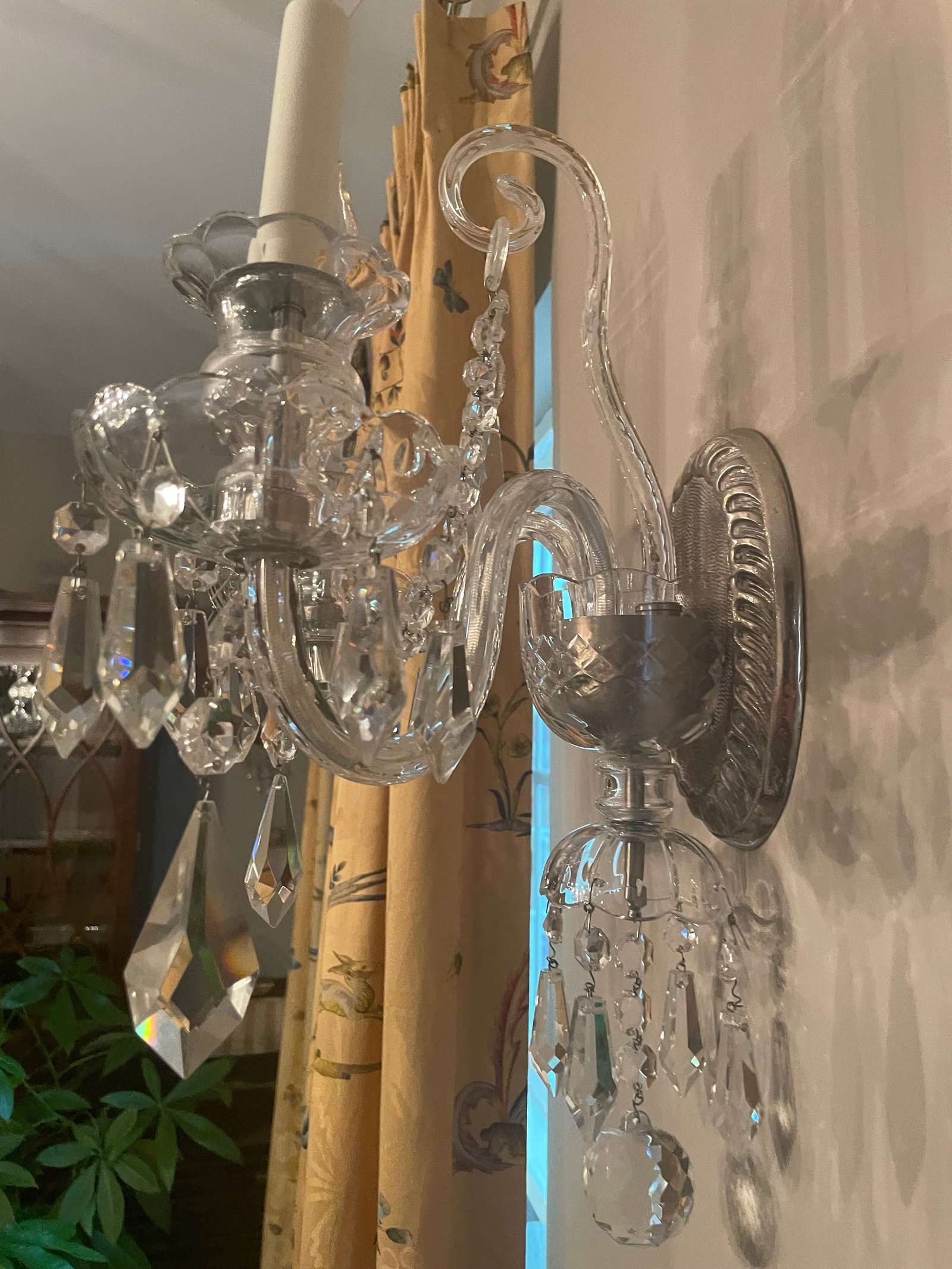 1980s Three Double Light Cut Crystals Sconces - 6