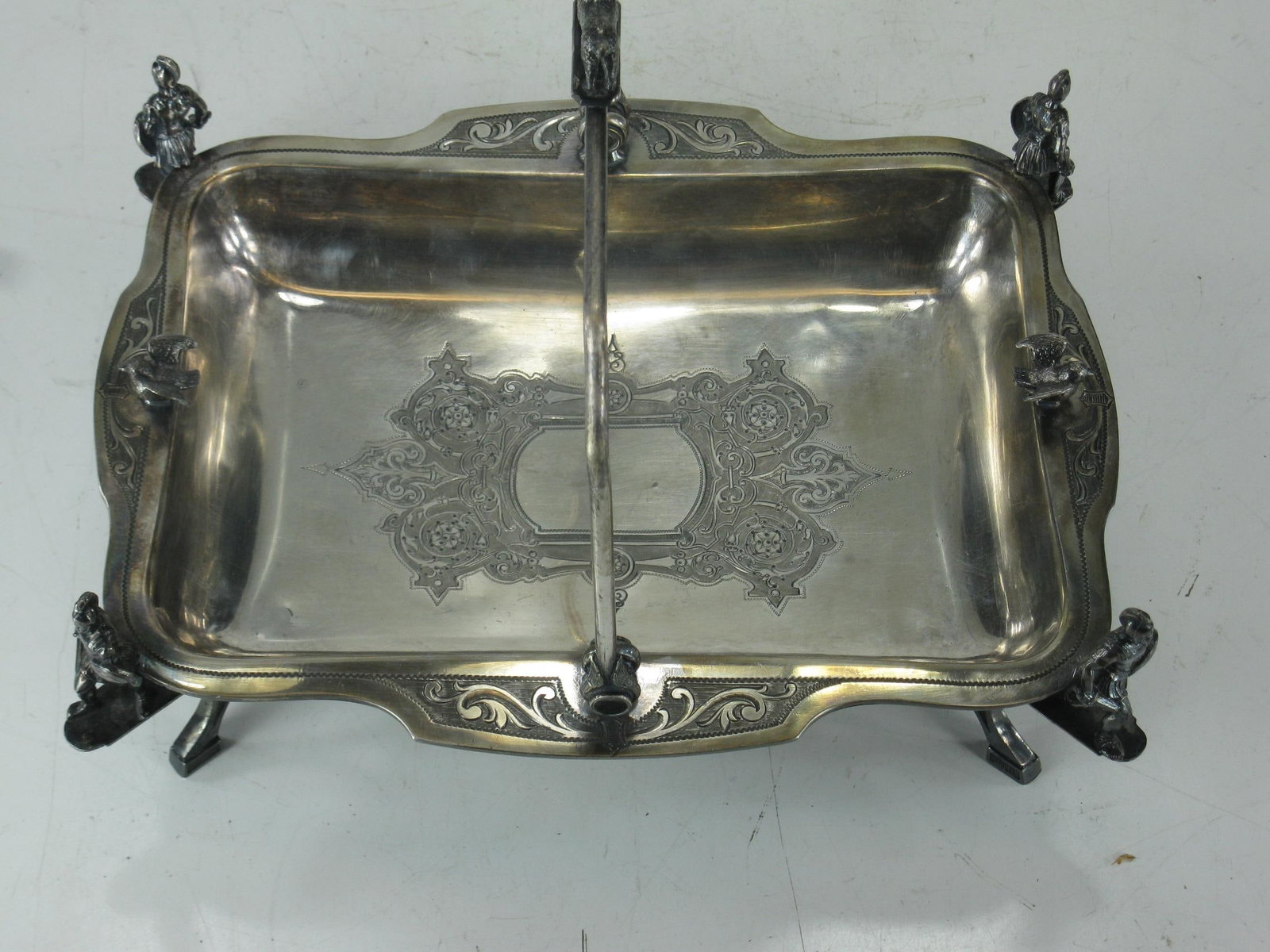 Silver-Plated Cake Basket With Soldiers & Hunt Motifs Wilcox Silverplate Co., Late 19th Century - 15
