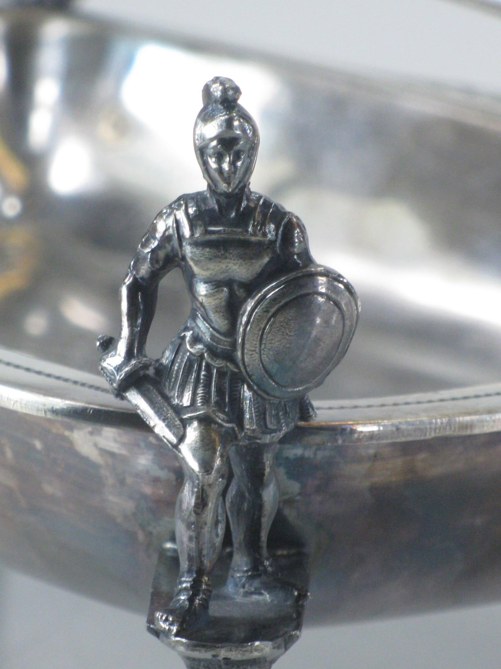 Silver-Plated Cake Basket With Soldiers & Hunt Motifs Wilcox Silverplate Co., Late 19th Century - 5