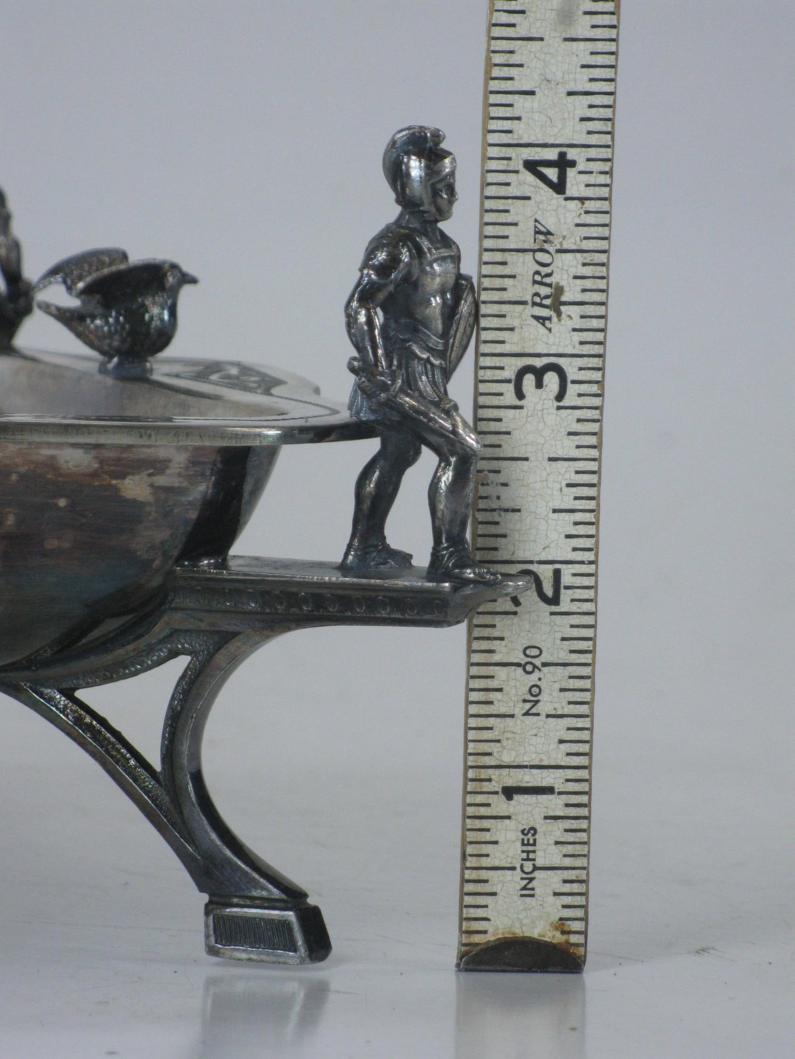 Silver-Plated Cake Basket With Soldiers & Hunt Motifs Wilcox Silverplate Co., Late 19th Century - 7