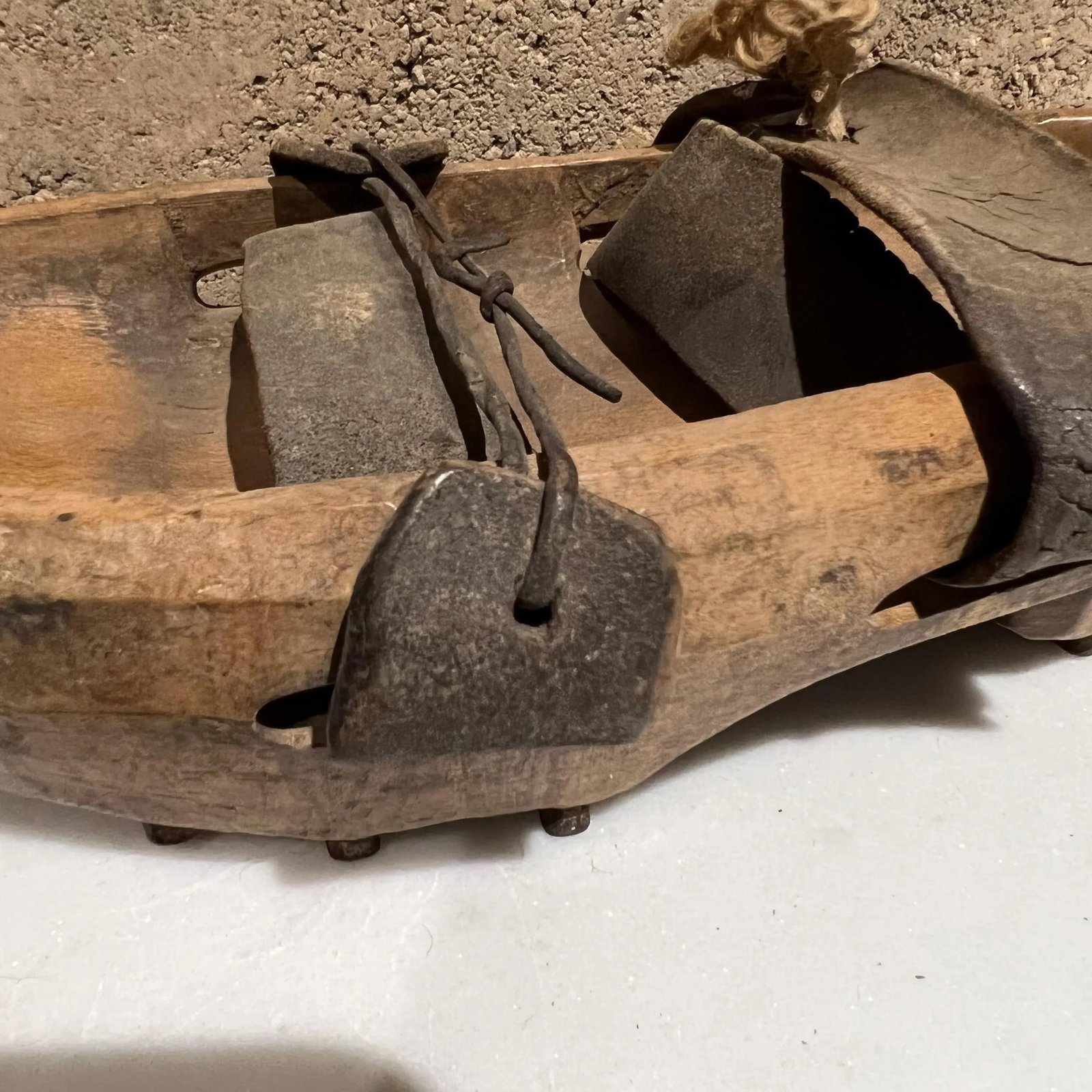 Antique Asian Decorative Japanese Shoes Leather Wood Open Toe - 2
