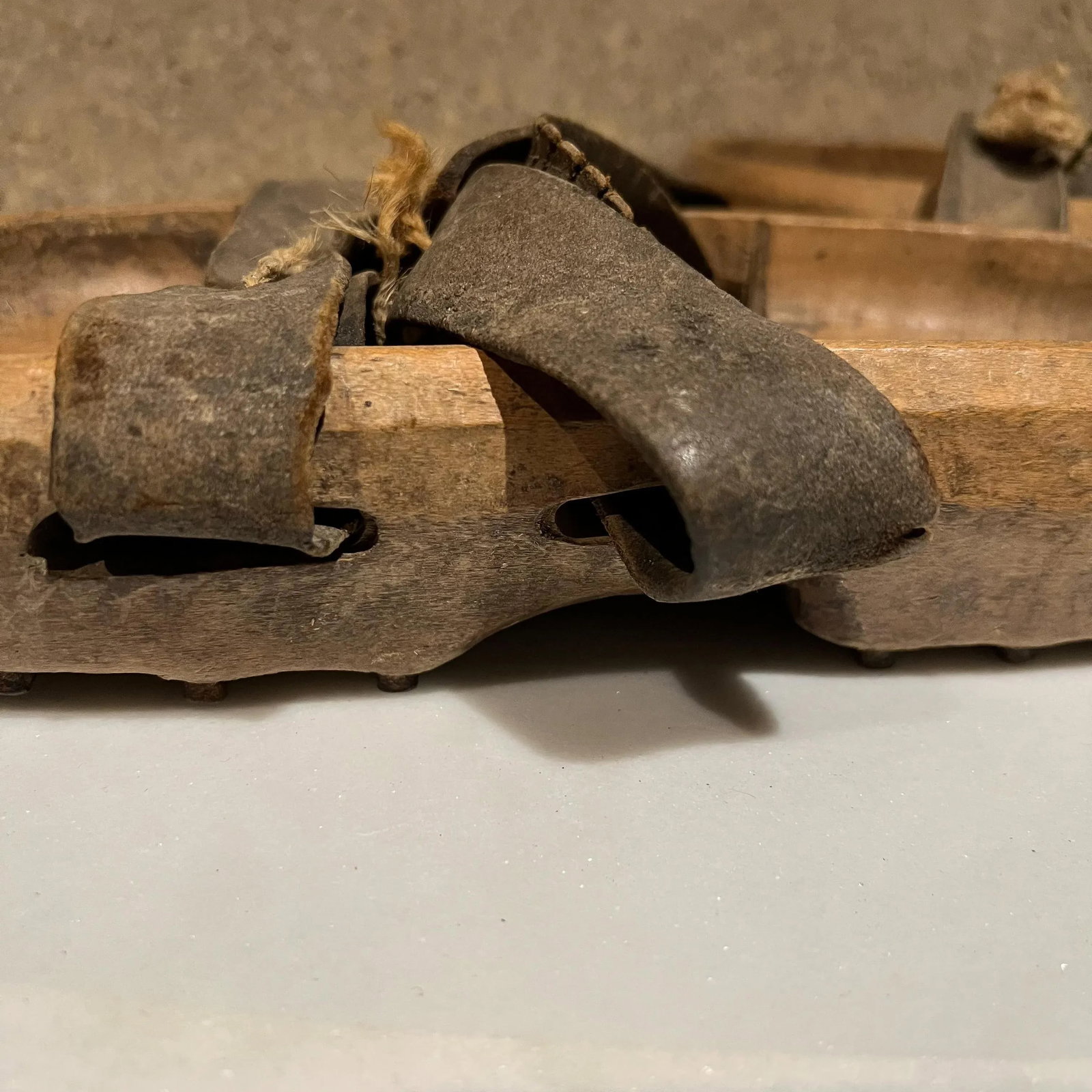 Antique Asian Decorative Japanese Shoes Leather Wood Open Toe - 8