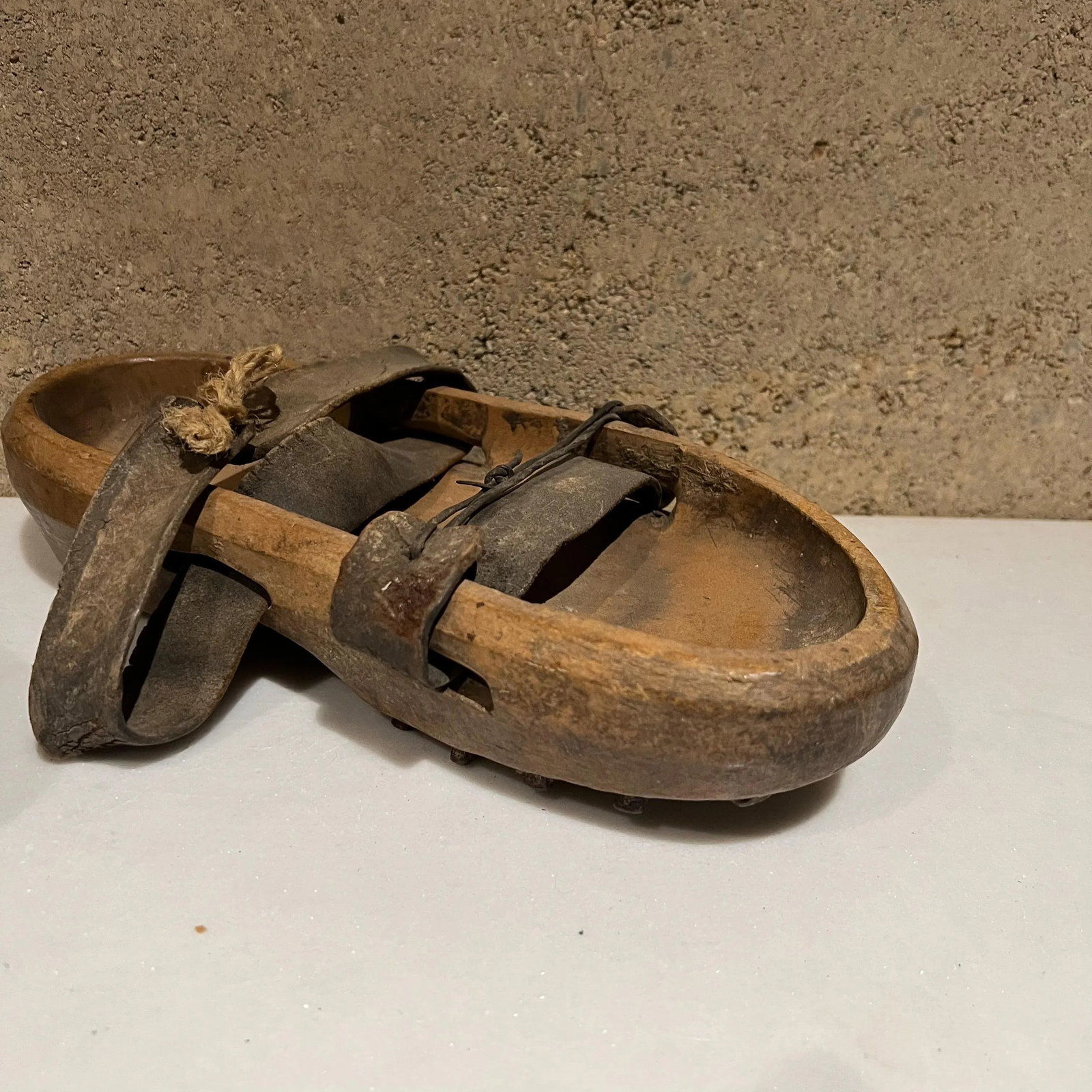 Antique Asian Decorative Japanese Shoes Leather Wood Open Toe - 9