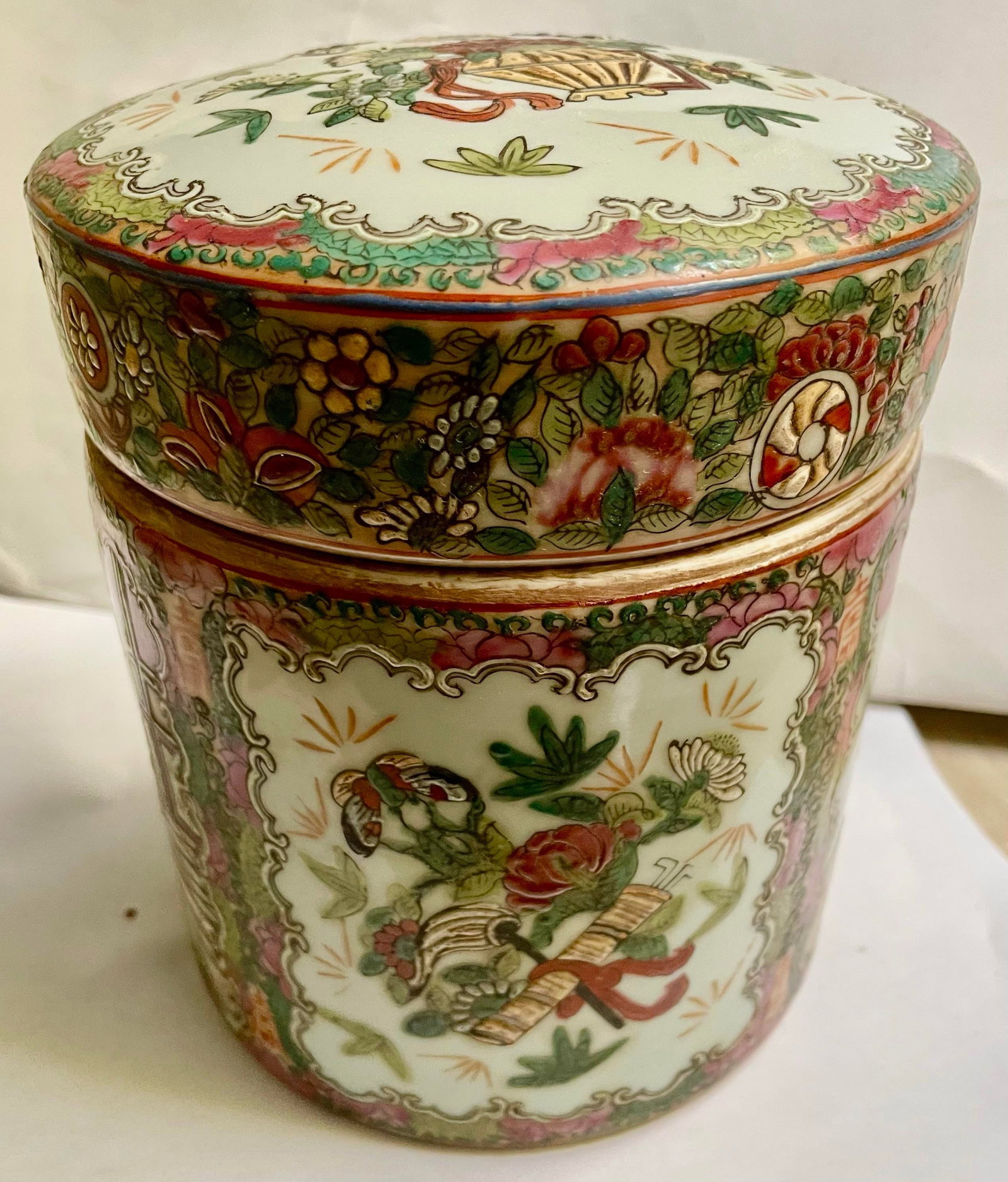 Mid 20th Century Chinese Export Porcelain Rose Medallion Covered Domed Lidded Jar Box - 2