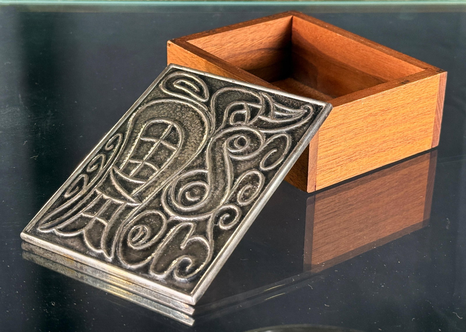 Vintage Napier Silverplate and Teak Lidded Box With Modernist Celtic Scroll Design, 1960s - 3