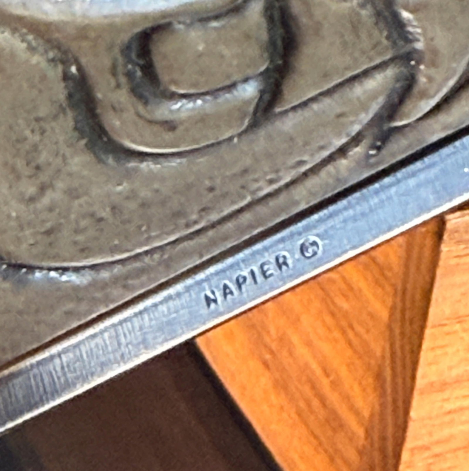 Vintage Napier Silverplate and Teak Lidded Box With Modernist Celtic Scroll Design, 1960s - 4