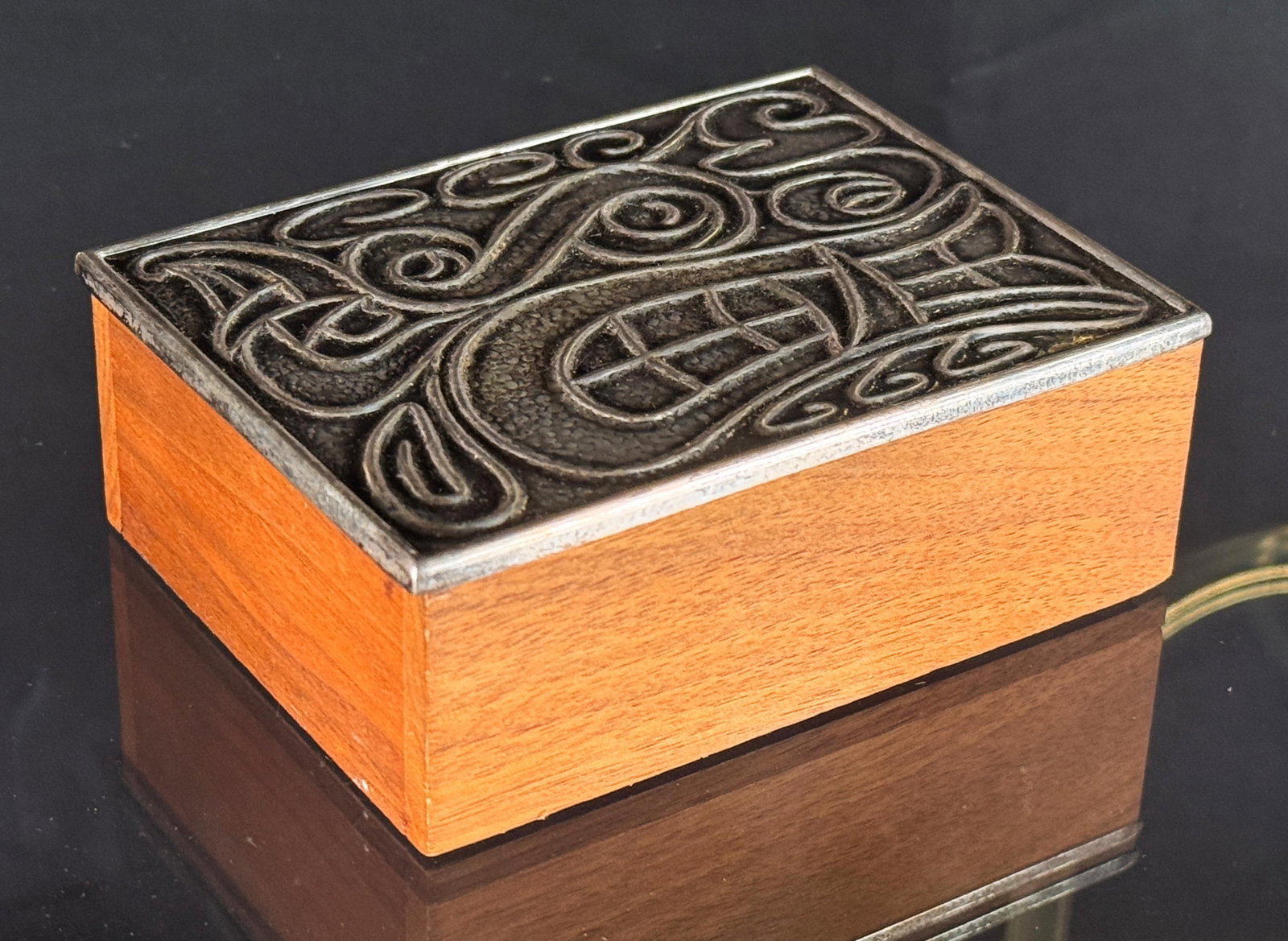 Vintage Napier Silverplate and Teak Lidded Box With Modernist Celtic Scroll Design, 1960s - 5
