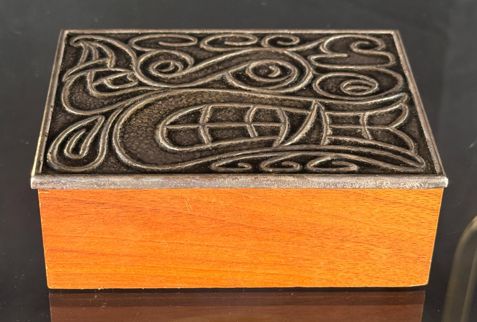 Vintage Napier Silverplate and Teak Lidded Box With Modernist Celtic Scroll Design, 1960s - 6