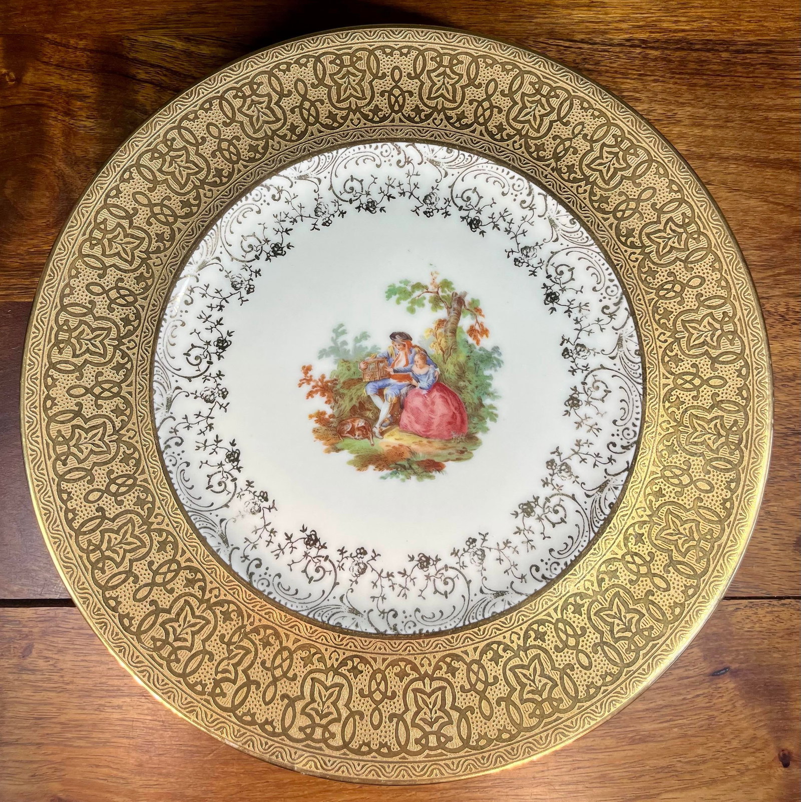 Mid 20th Century Royal Crown China 22k Gold Leaf Porcelain Plates - Set of 4 - 3