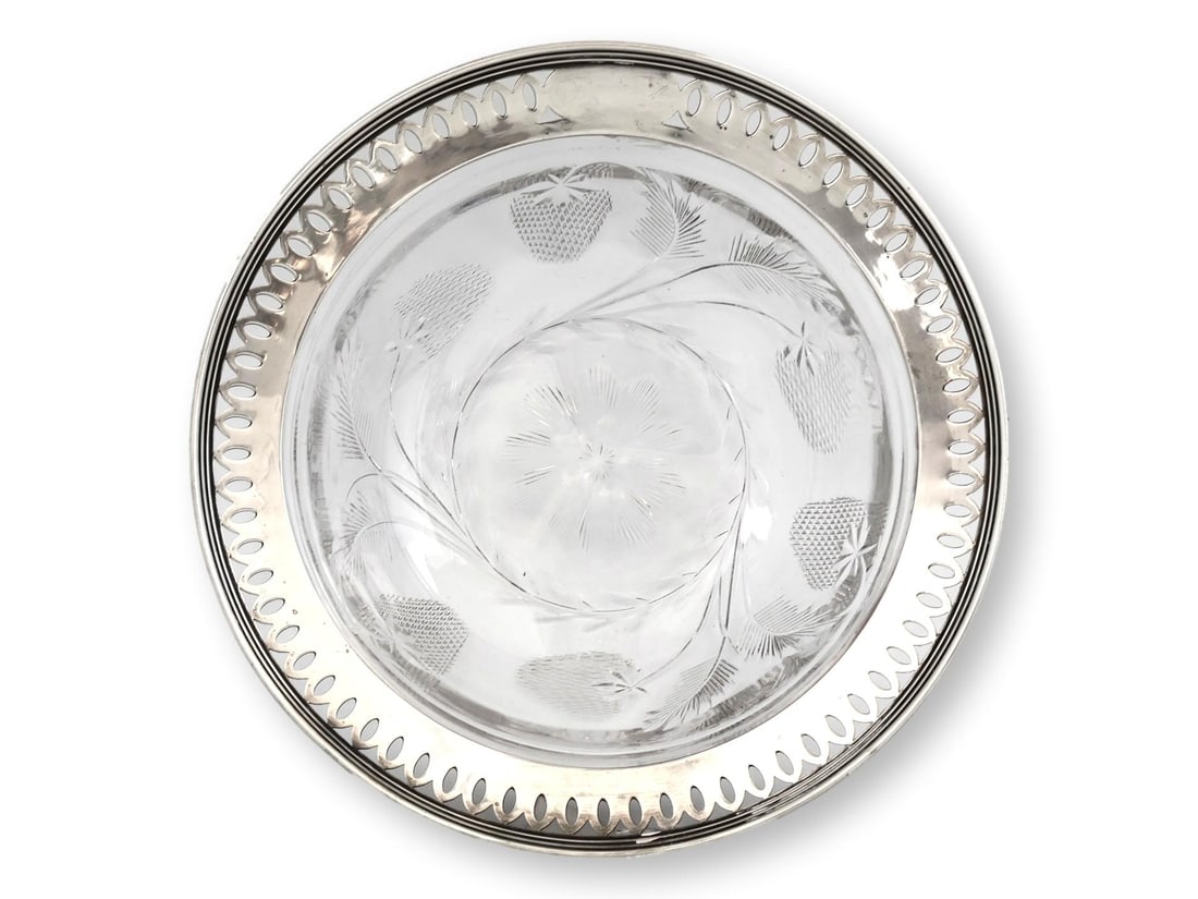 Early 20th Century Set of Six American Crystal Dessert Bowls With Sterling Silver Rims - 6