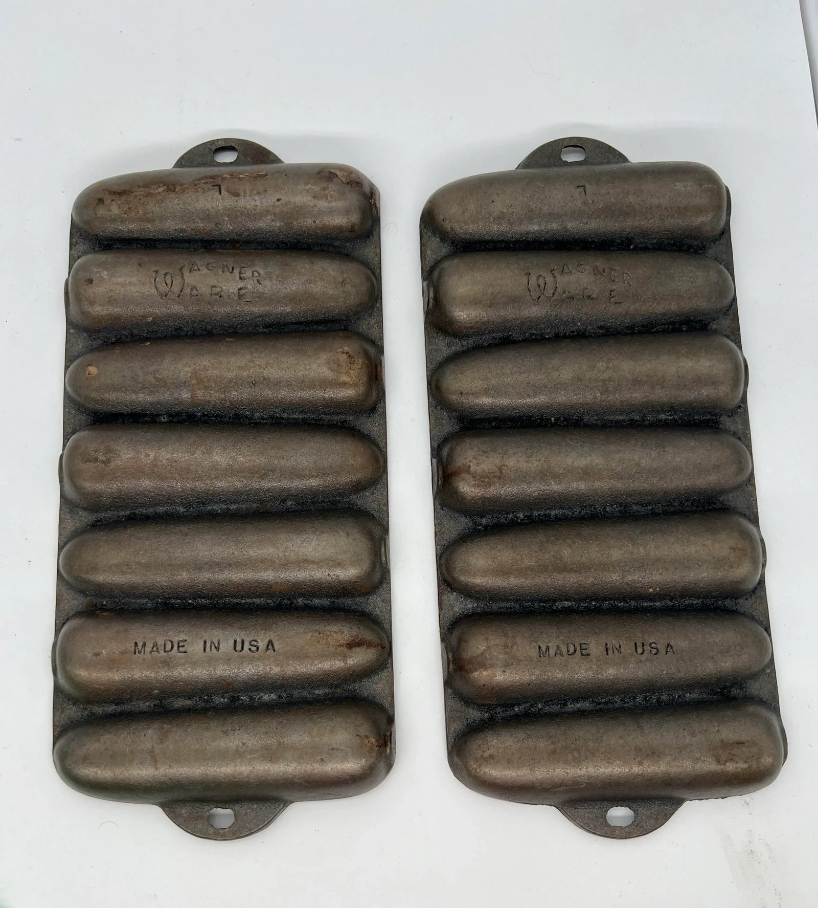 Vintage Cast Iron Wagner Ware Cornbread Pans - 2