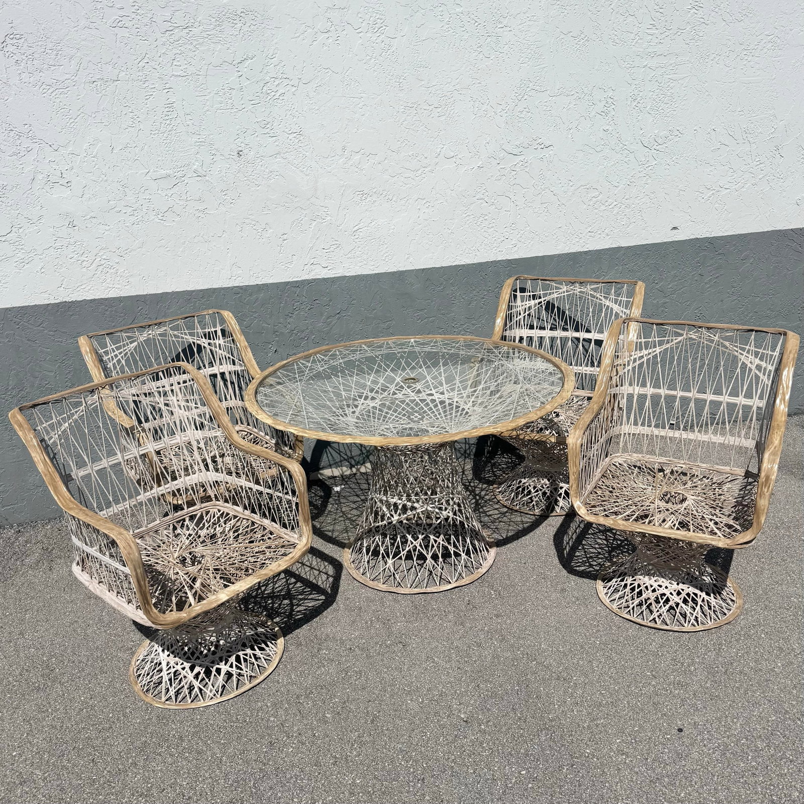 Mid Century Modern Spun Fiberglass Dining Set - 5 Pieces - 2
