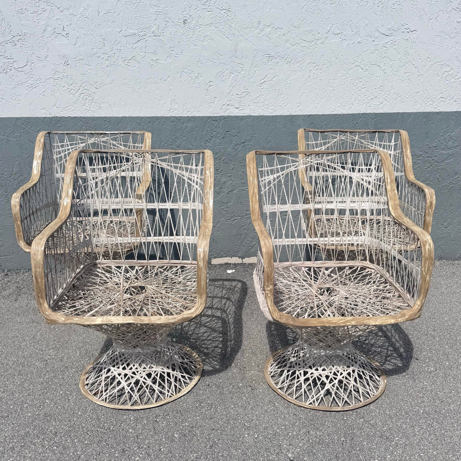 Mid Century Modern Spun Fiberglass Dining Set - 5 Pieces - 4