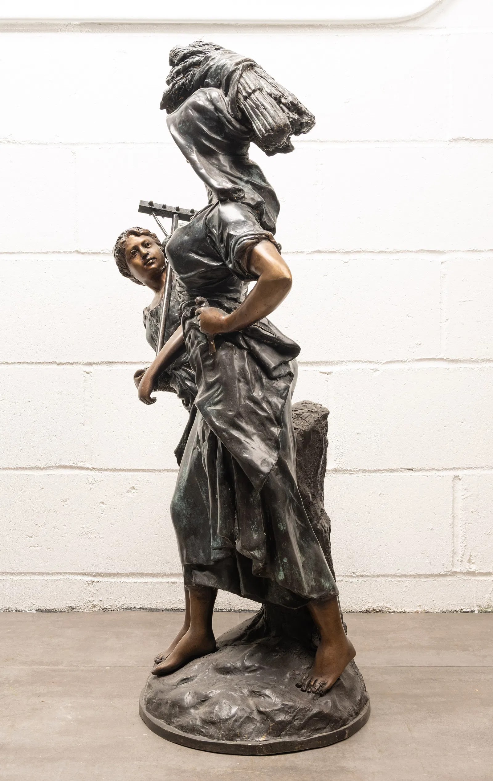 Large Antique French Bronze Sculpture "Return From the Harvest" Attributed to Mathurin Moreau - 2