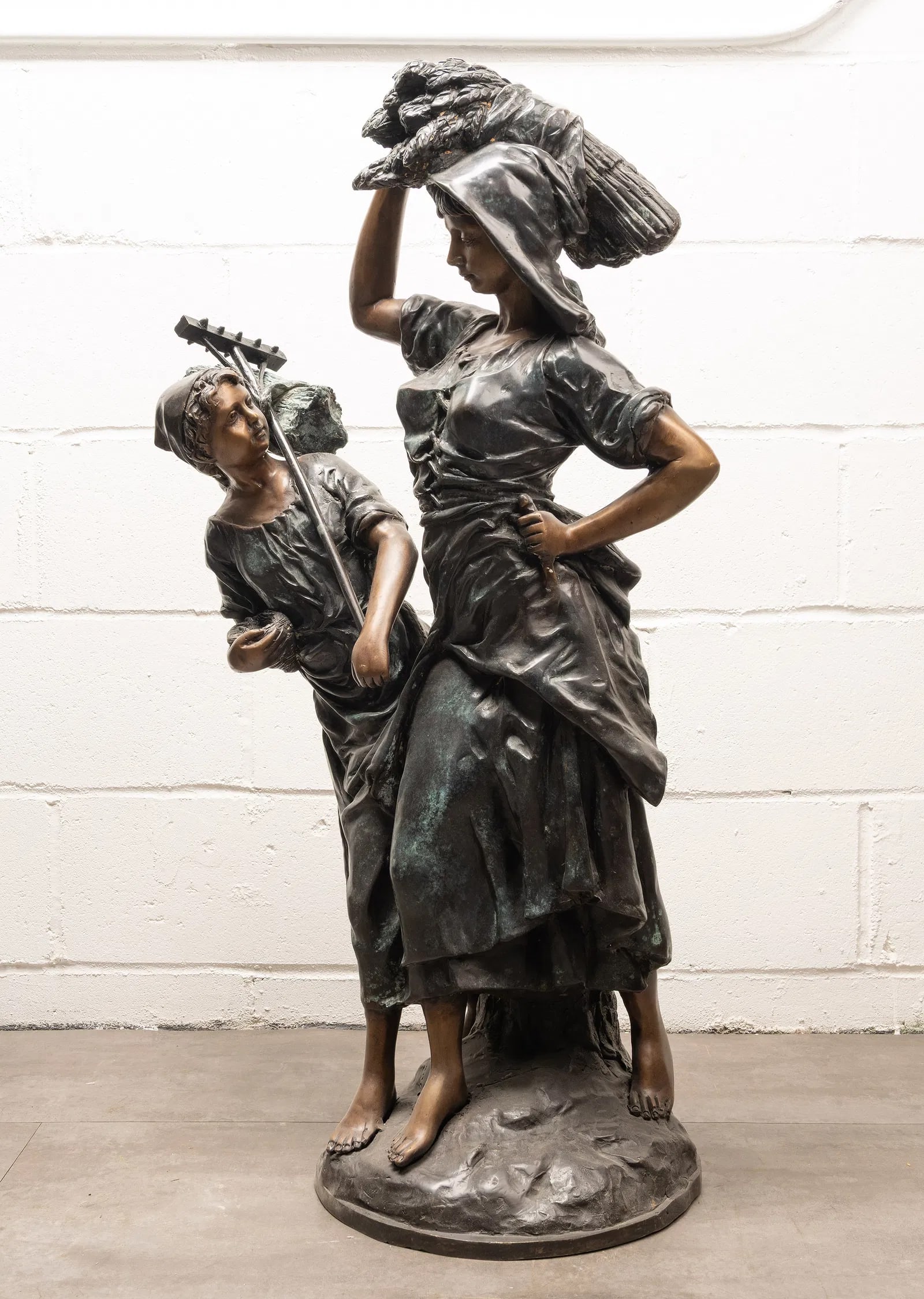 Large Antique French Bronze Sculpture "Return From the Harvest" Attributed to Mathurin Moreau - 4