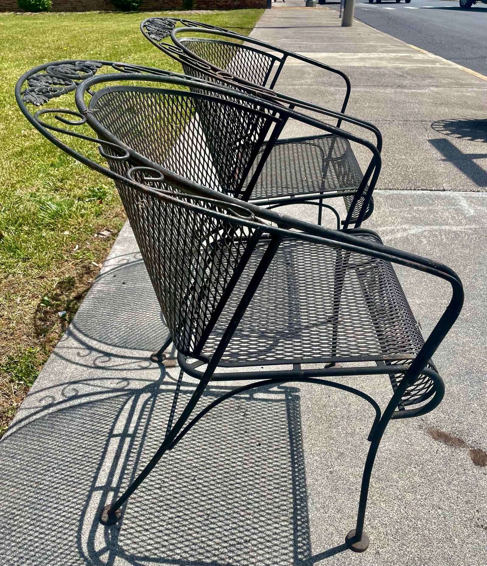 Mid 20th Century Russell Woodard Grapevine Barrel Back Wrought Iron Grape Pair of Chairs - 4