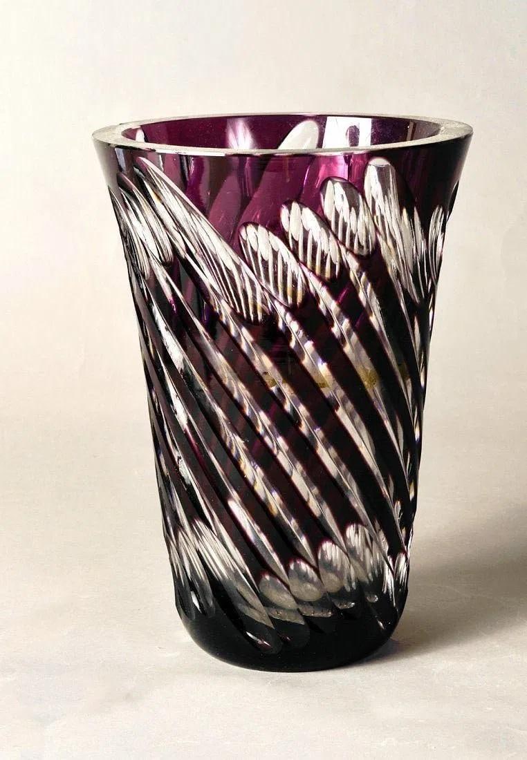 Mid 20th Century Lavender Crystal Vase - 2