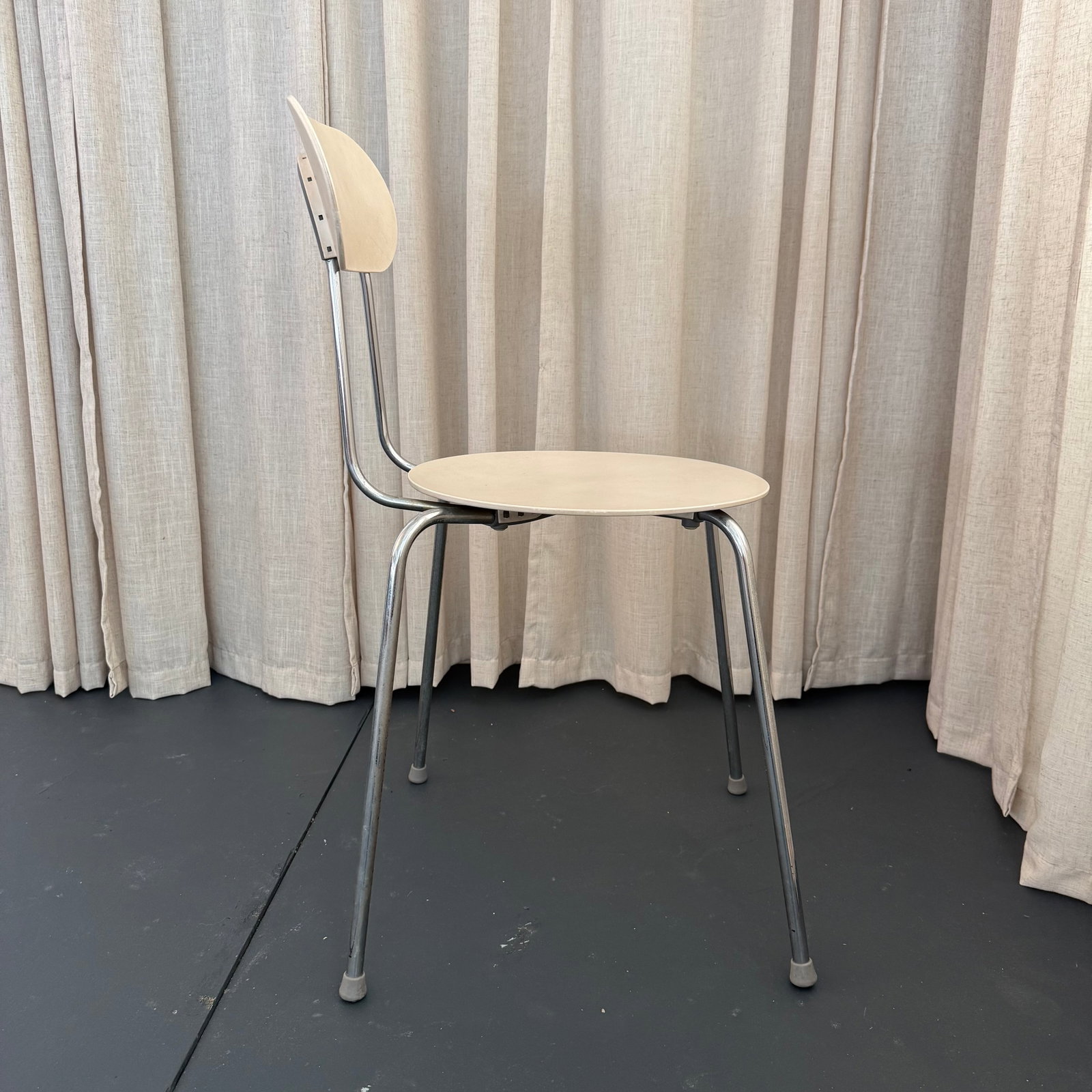 Vintage White Magis Mariolina Dining Chair by Enzo Mari - 2