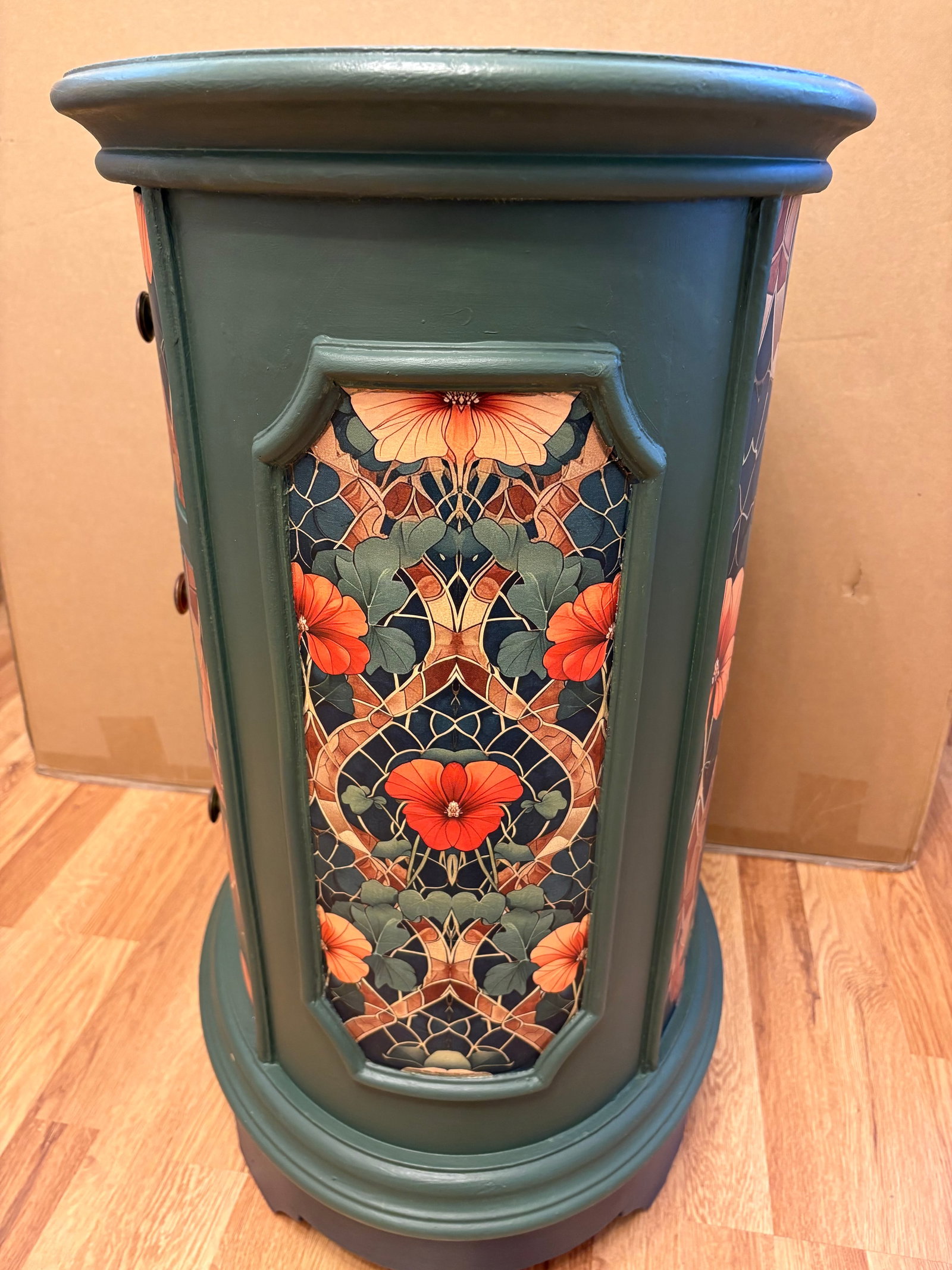 Vintage 3 Drawer Cabinet With Decopauge Details - 2