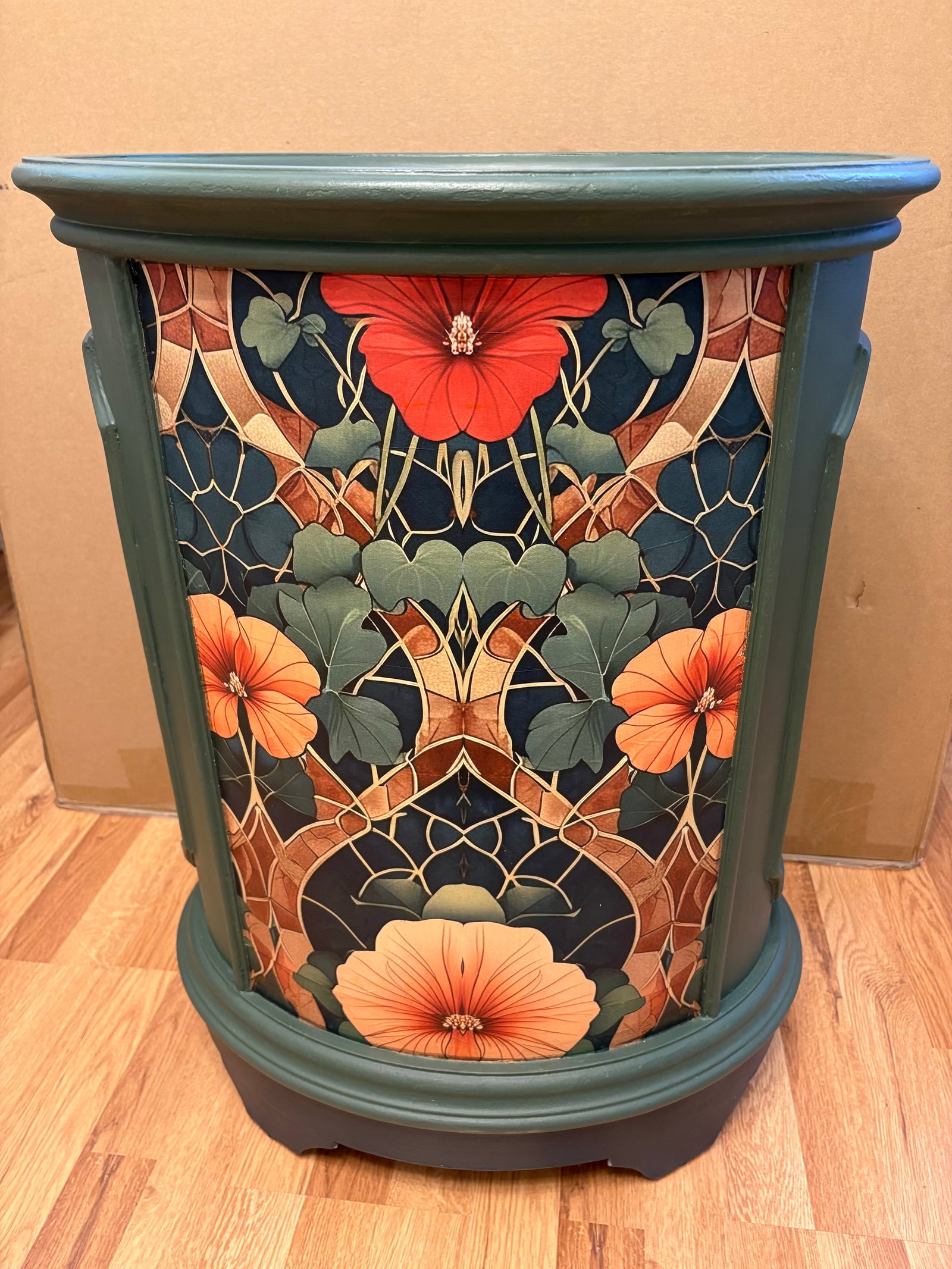 Vintage 3 Drawer Cabinet With Decopauge Details - 4