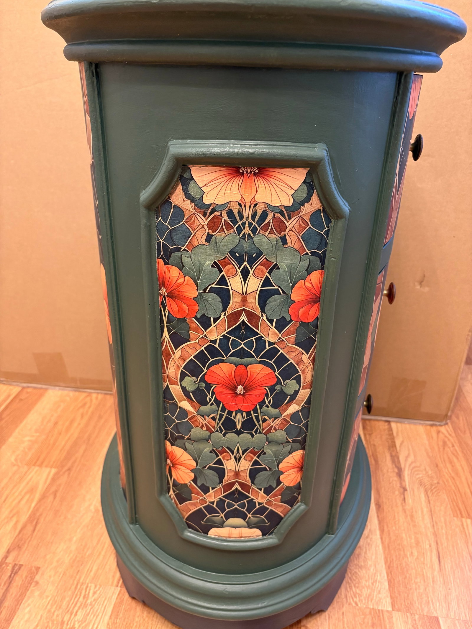 Vintage 3 Drawer Cabinet With Decopauge Details - 5