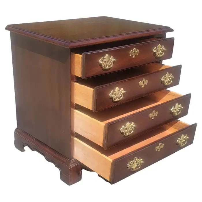 Drexel Bicentennial Chippendale Mahogany Four Drawers Bedside Chest of Drawers - Vintage Late 20th C - 3