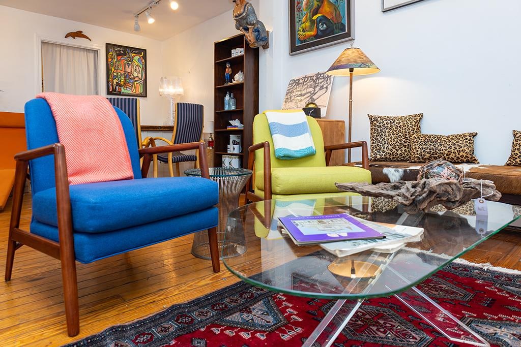 Mid Century Coffee Table With Angled Brass and Lucite Base With Triangle Glass Top - 8