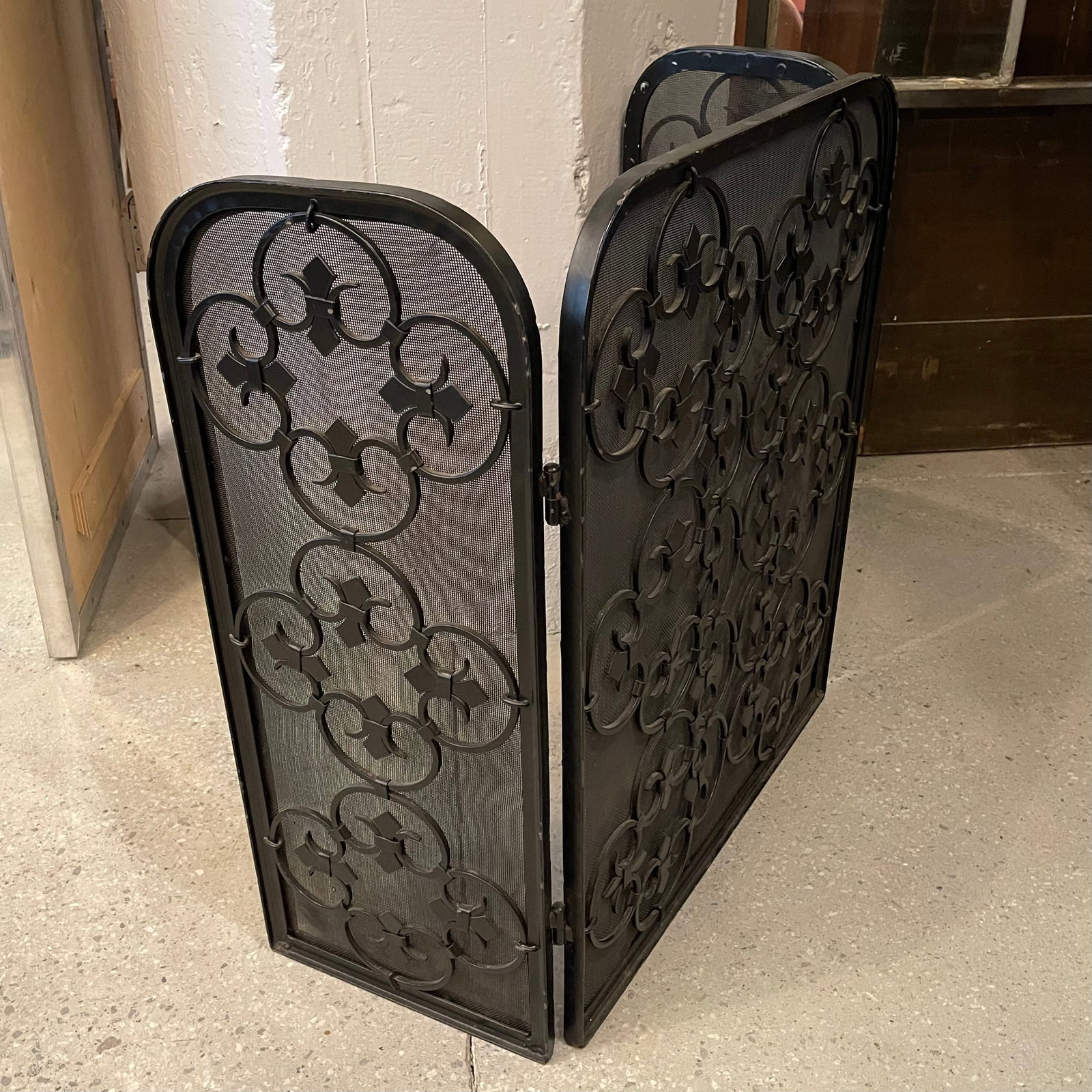 Mid 20th Century Hollywood Regency Scrolled Iron and Mesh Trifold Fireplace Screen - 3