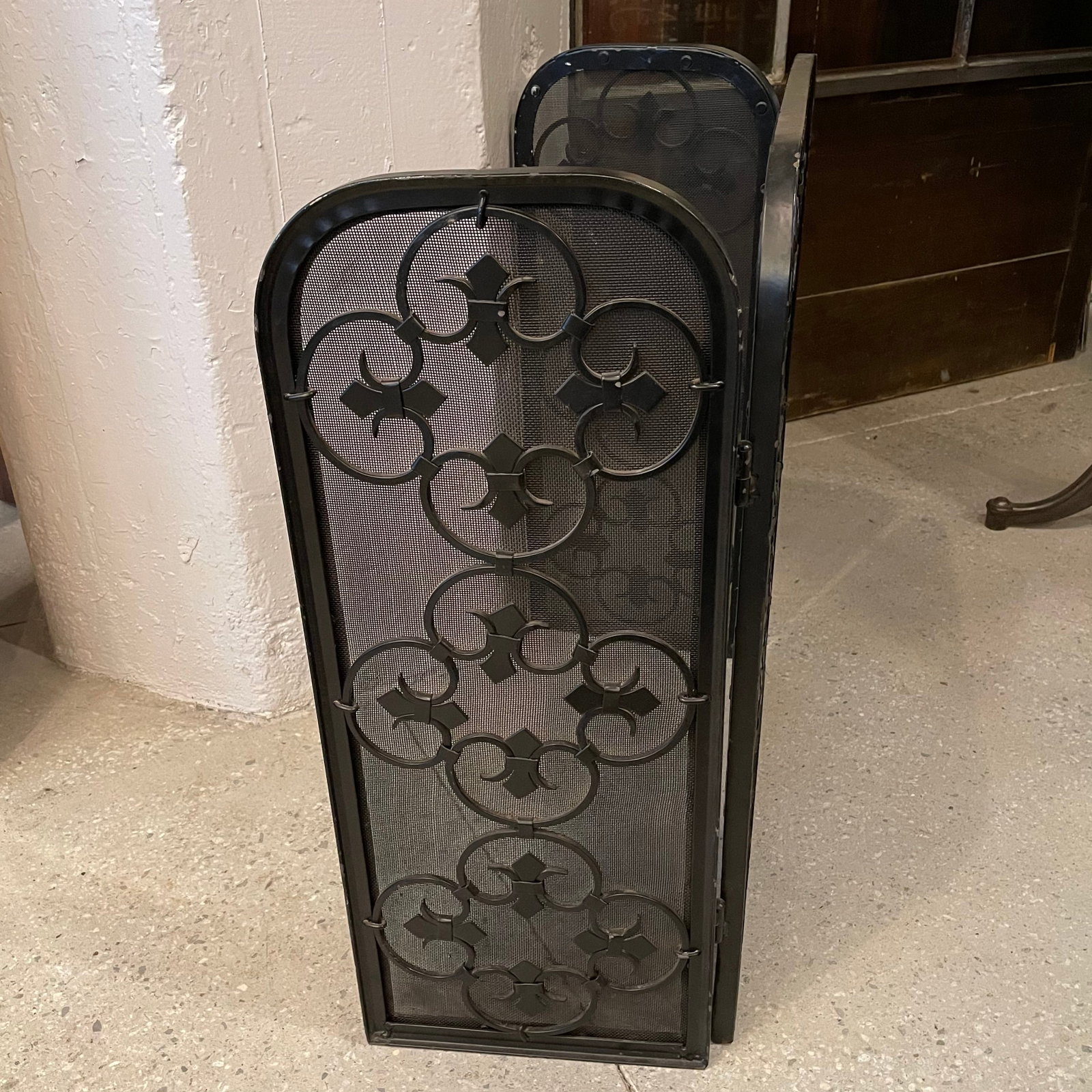 Mid 20th Century Hollywood Regency Scrolled Iron and Mesh Trifold Fireplace Screen - 8
