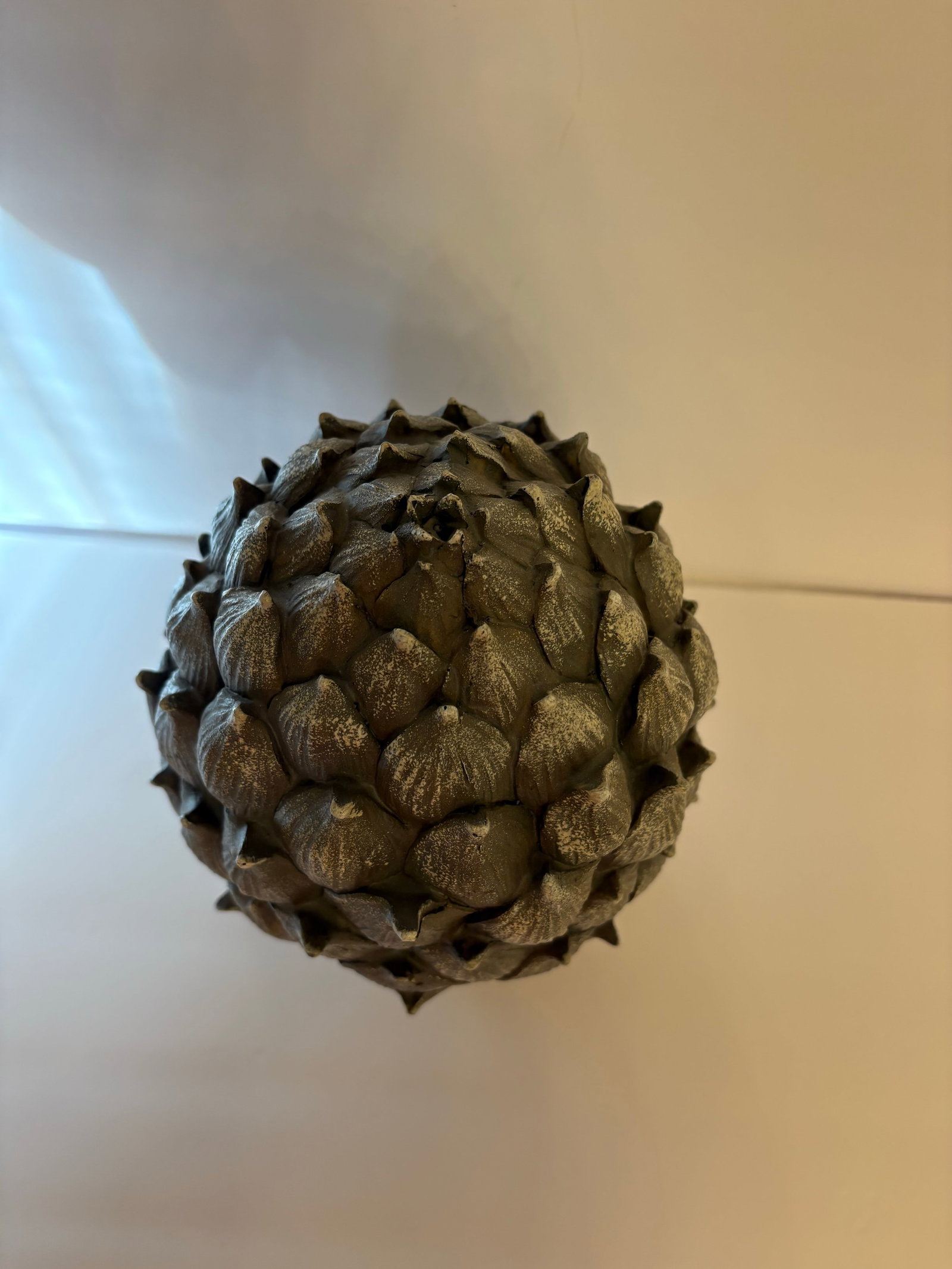 Vintage Decorative Artichoke Decorative Indoor/Outdoor Shelf Statue - 2