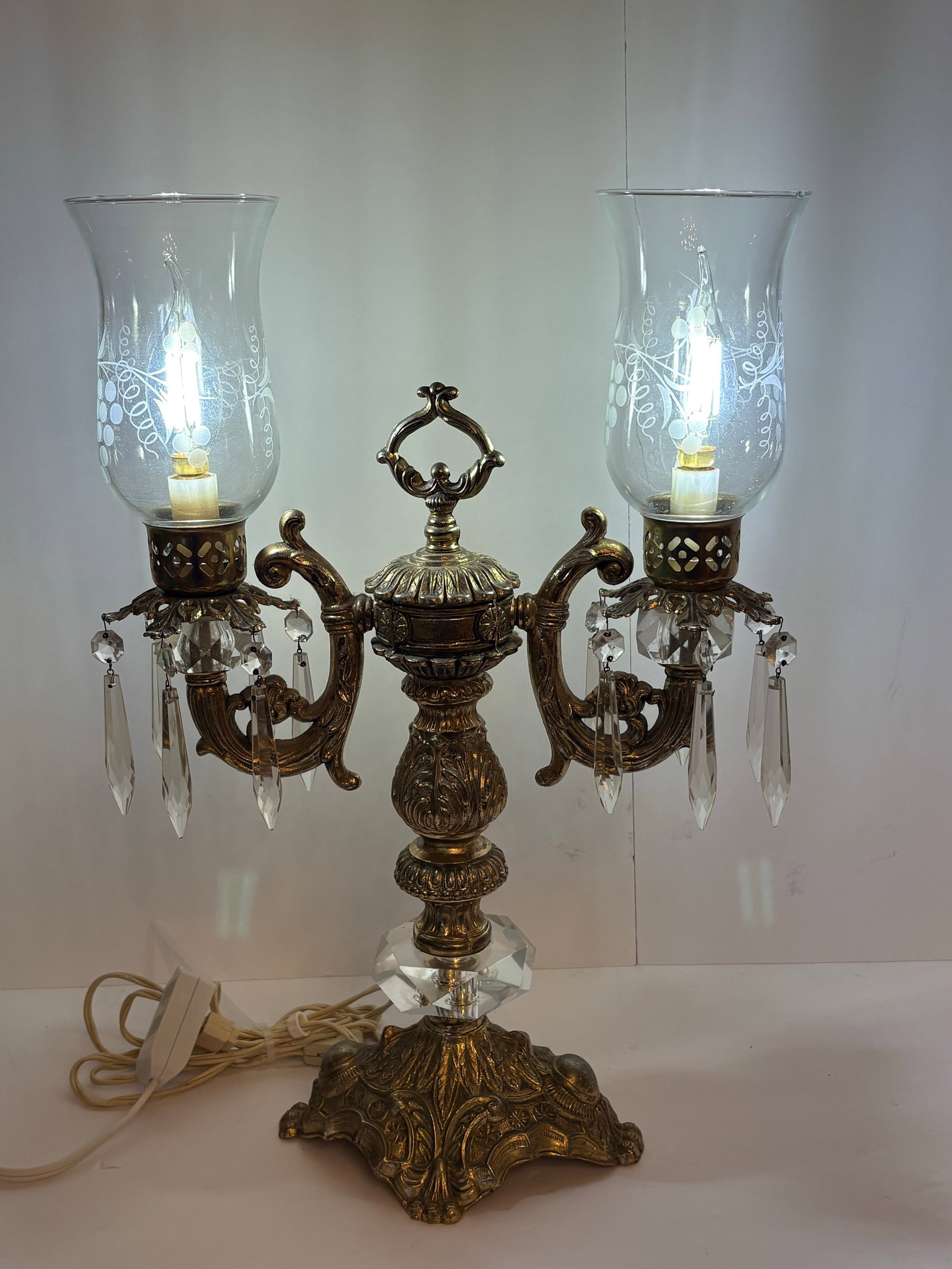 1950s Double-Armed Crystal Hollywood Regency Candelabra Desk Lamp - 3