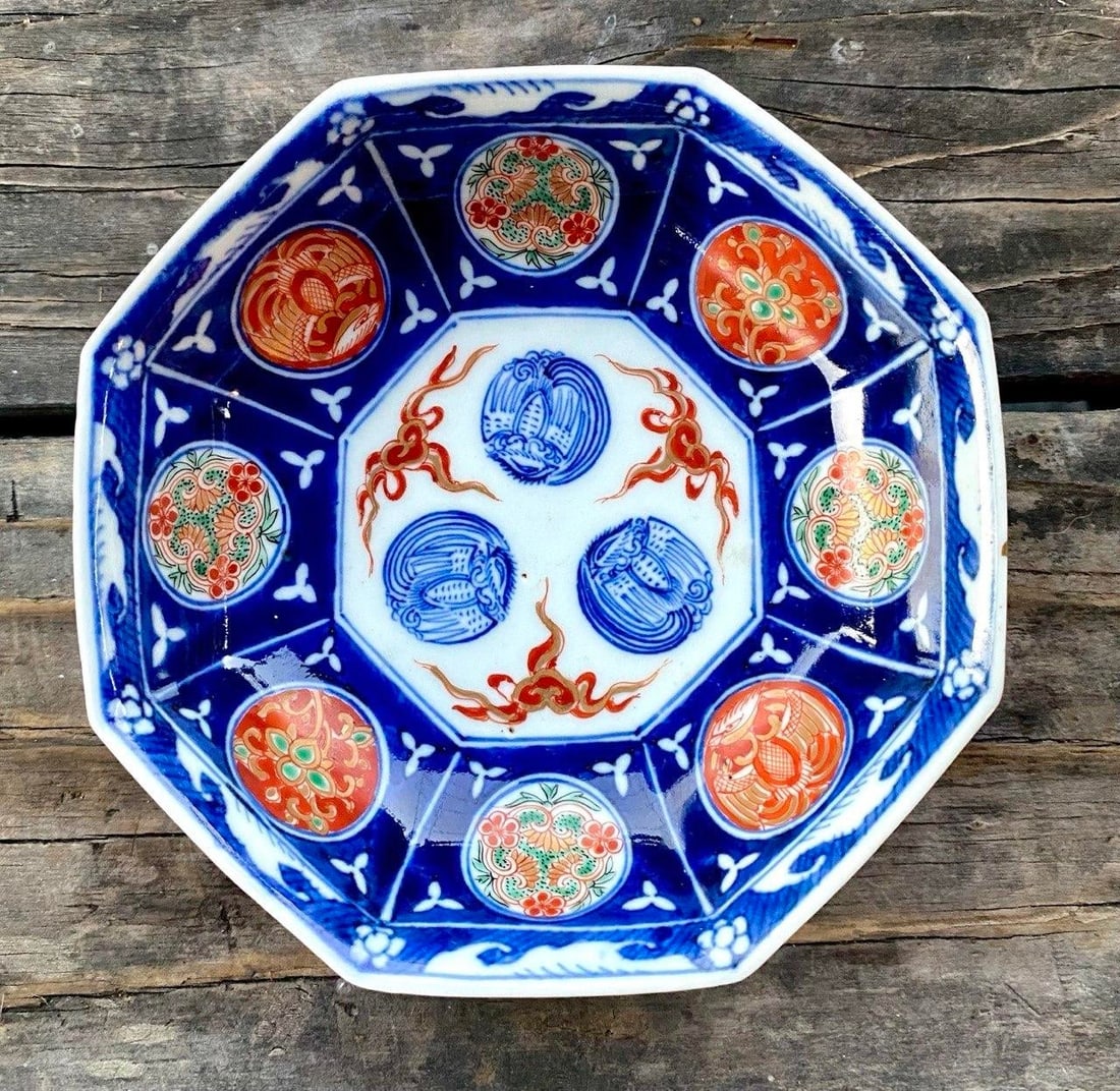 Antique Japanese Imari Octagonal Porcelain Bowl, Cobalt Blue & Iron Red, Meiji Period - 2