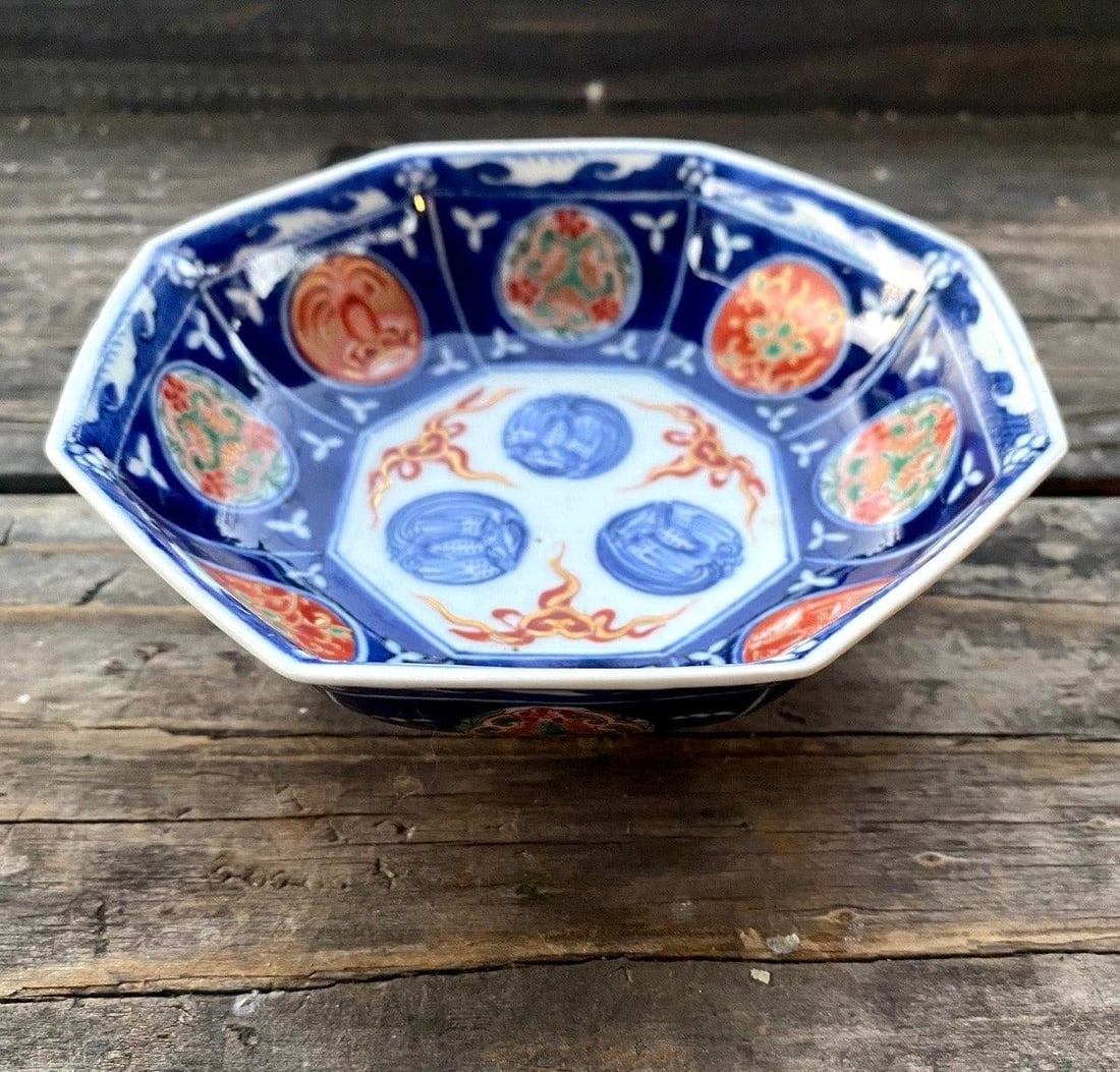 Antique Japanese Imari Octagonal Porcelain Bowl, Cobalt Blue & Iron Red, Meiji Period - 3