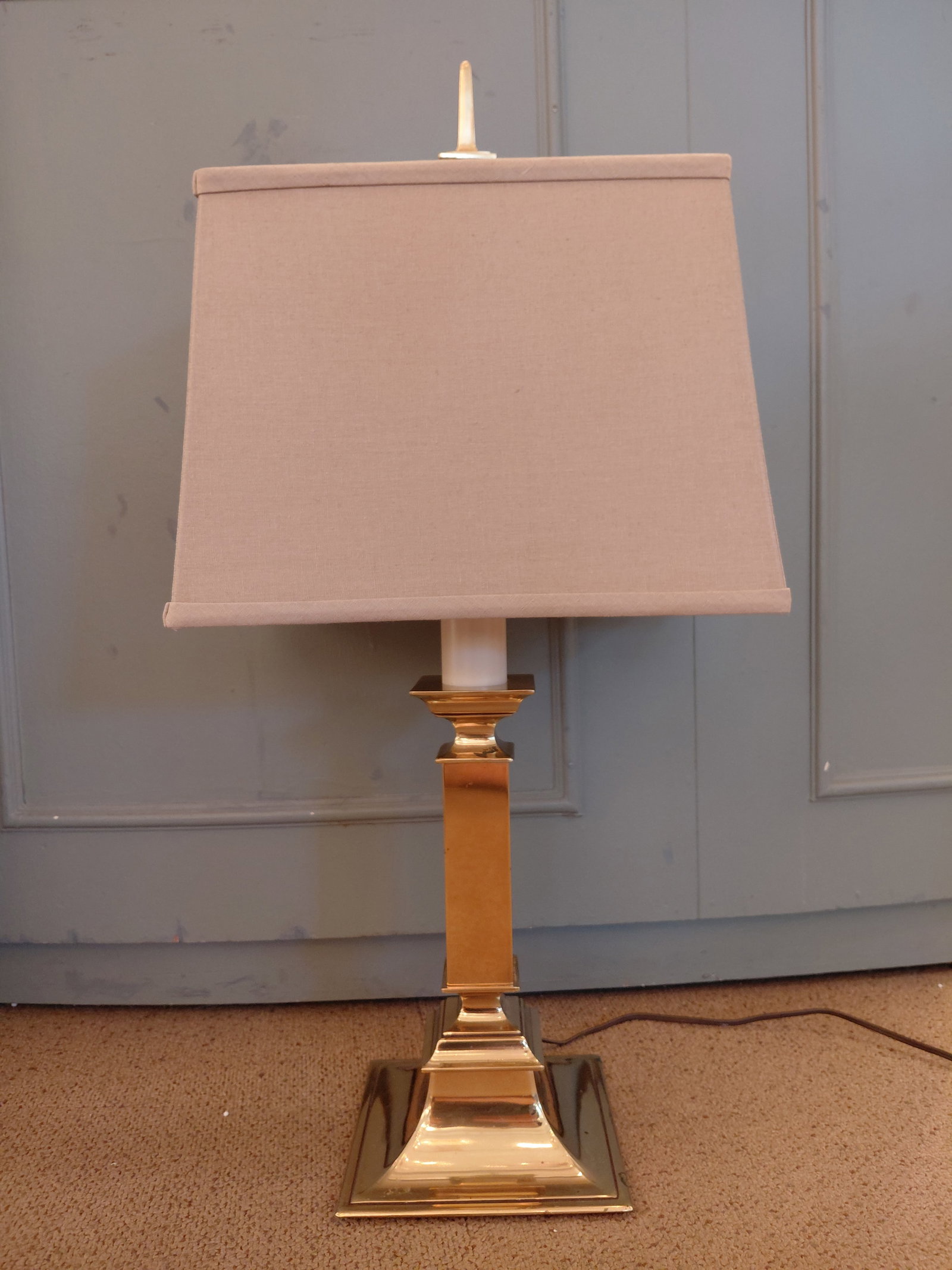 Vintage Stiffel Polished Brass Table Lamp With New Linen Shade - 3