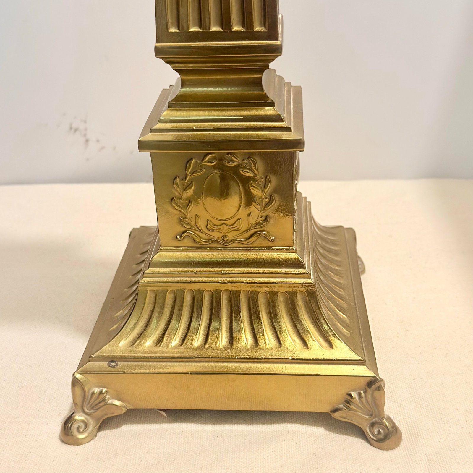 Vintage 1990s Robert Abbey Neoclassical Style Brass Table Lamps - A Pair - 7