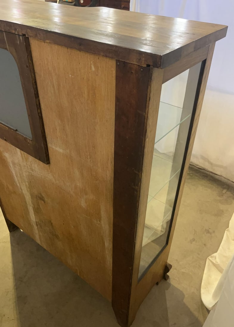 Antique American Victorian Oak Side-by-Side Curio Cabinet, C. 1895 - 9