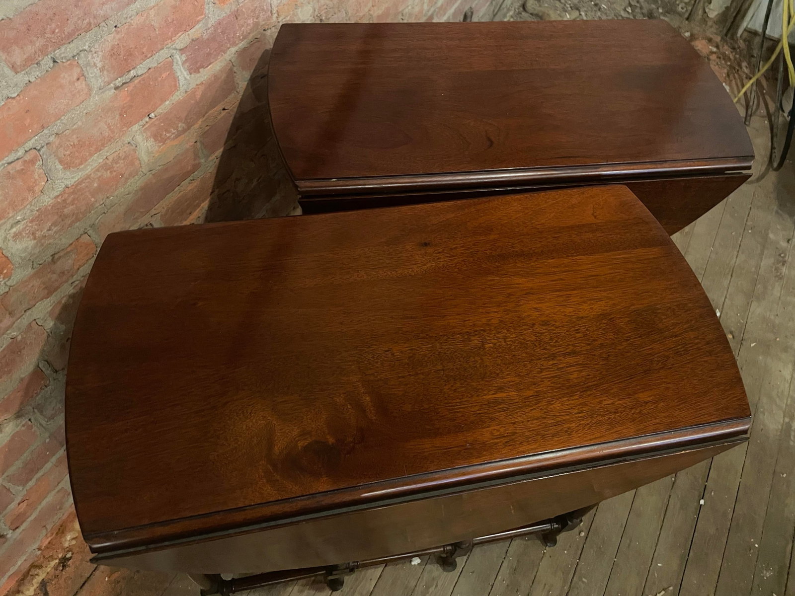 Early 20th Century Pair Petite Diminutive Mahogany Spider Leg Pad Foot Round Gateleg Tables - 2