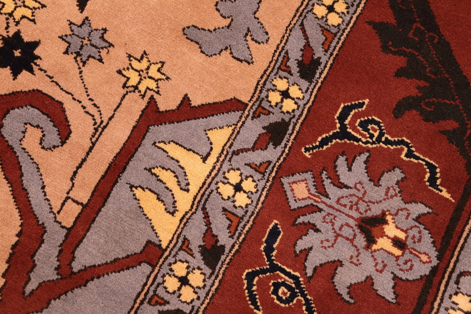 Bohemian Kargahi 1980's Tan/Red Wool Rug - 6'9'' X 9'3'' - 6