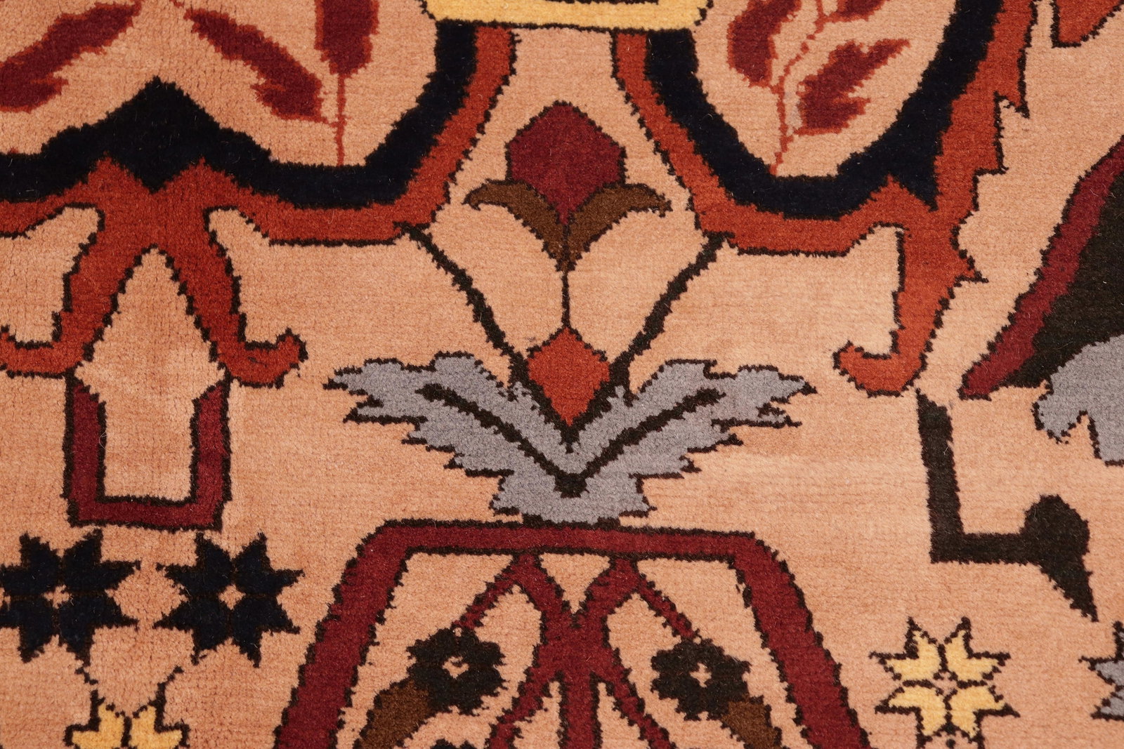 Bohemian Kargahi 1980's Tan/Red Wool Rug - 6'9'' X 9'3'' - 7