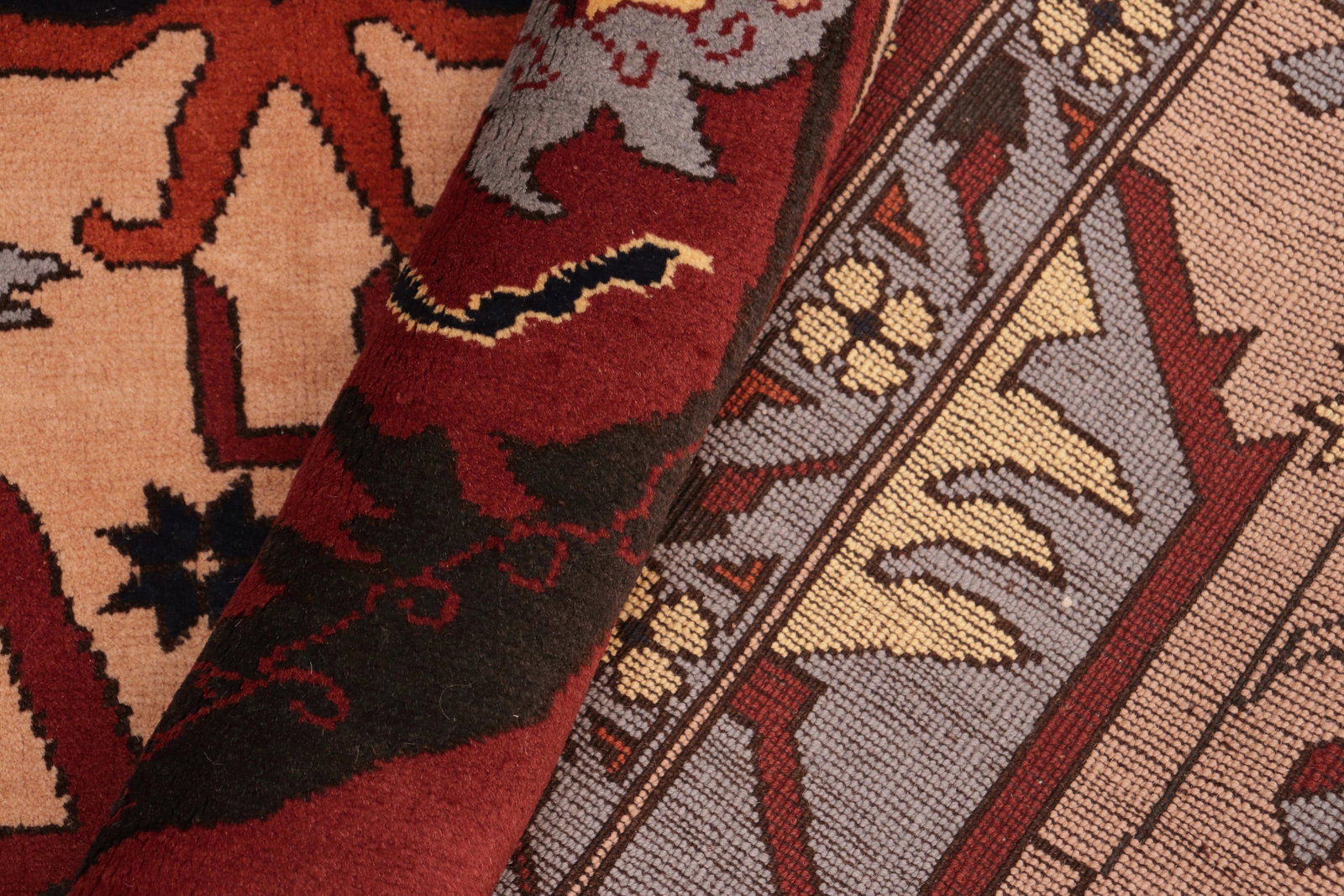 Bohemian Kargahi 1980's Tan/Red Wool Rug - 6'9'' X 9'3'' - 8
