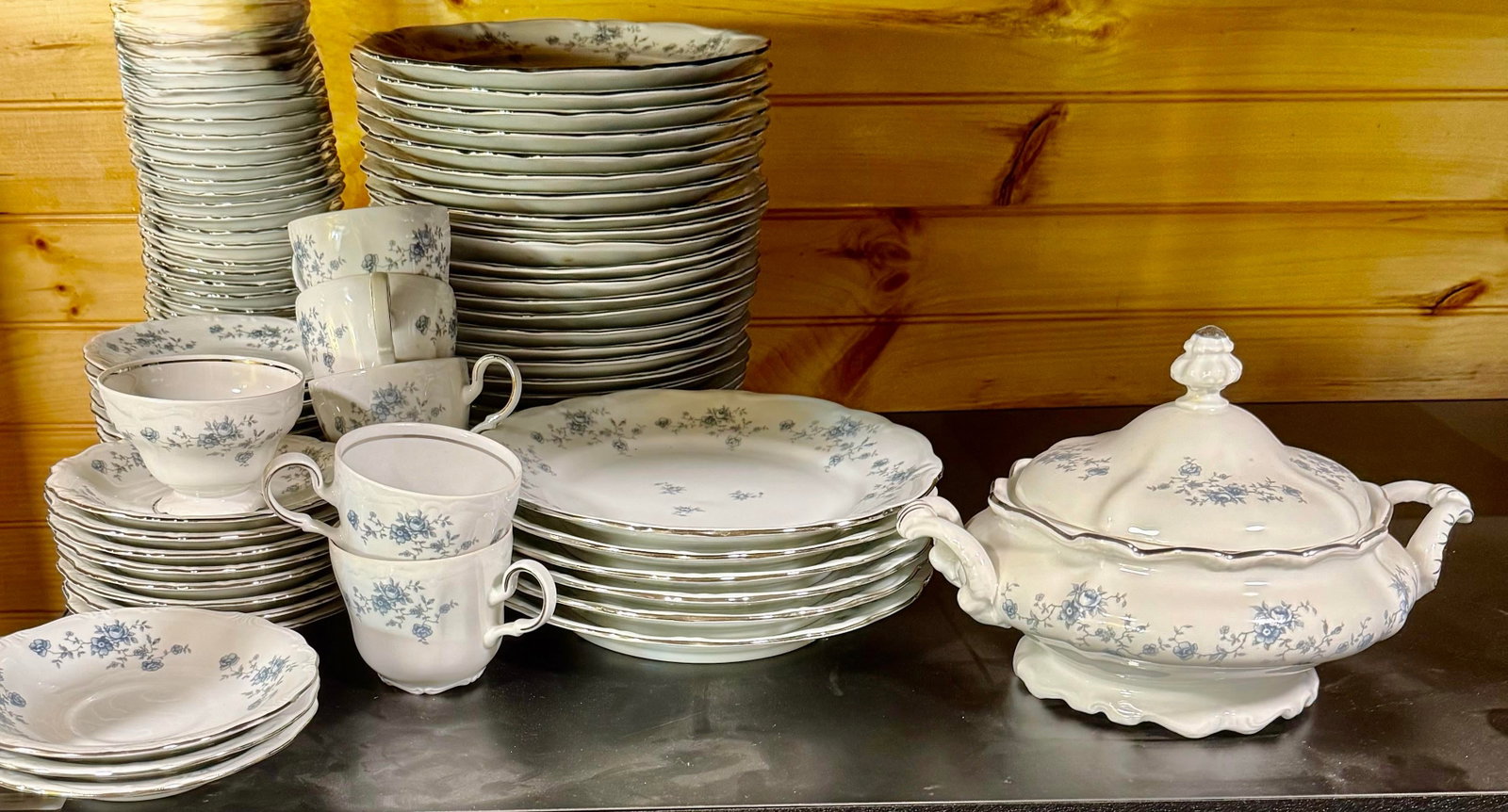 Mid 20th Century Johann Haviland Blue Garland Fine China - 105 pcs - 12